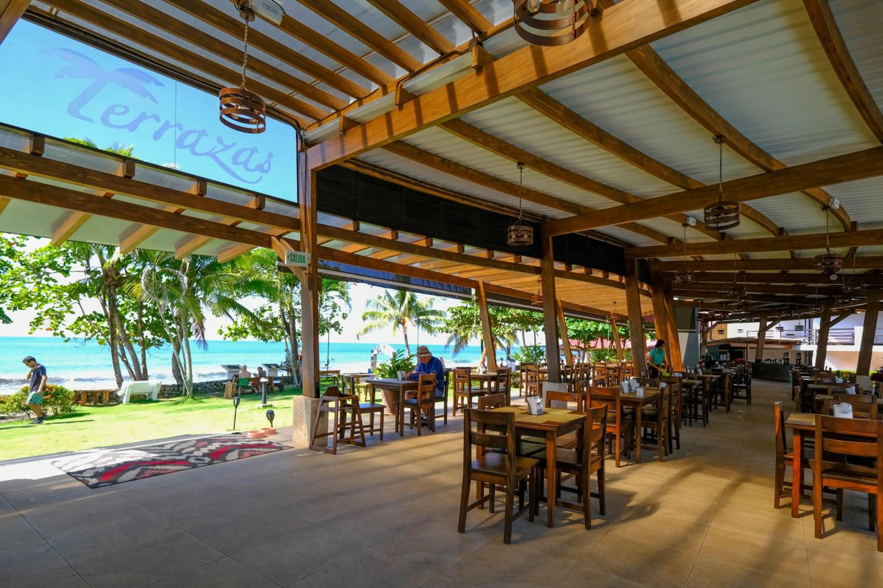 Restaurant/places to eat in Hotel Terraza del Pacifico