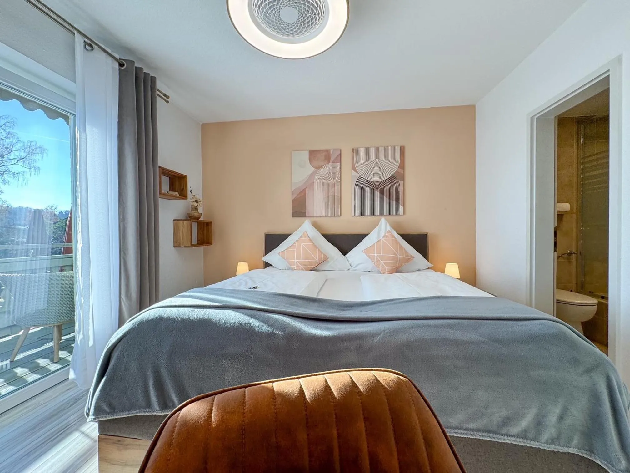 Photo of the whole room, Bed in Sieben Zimmer am See