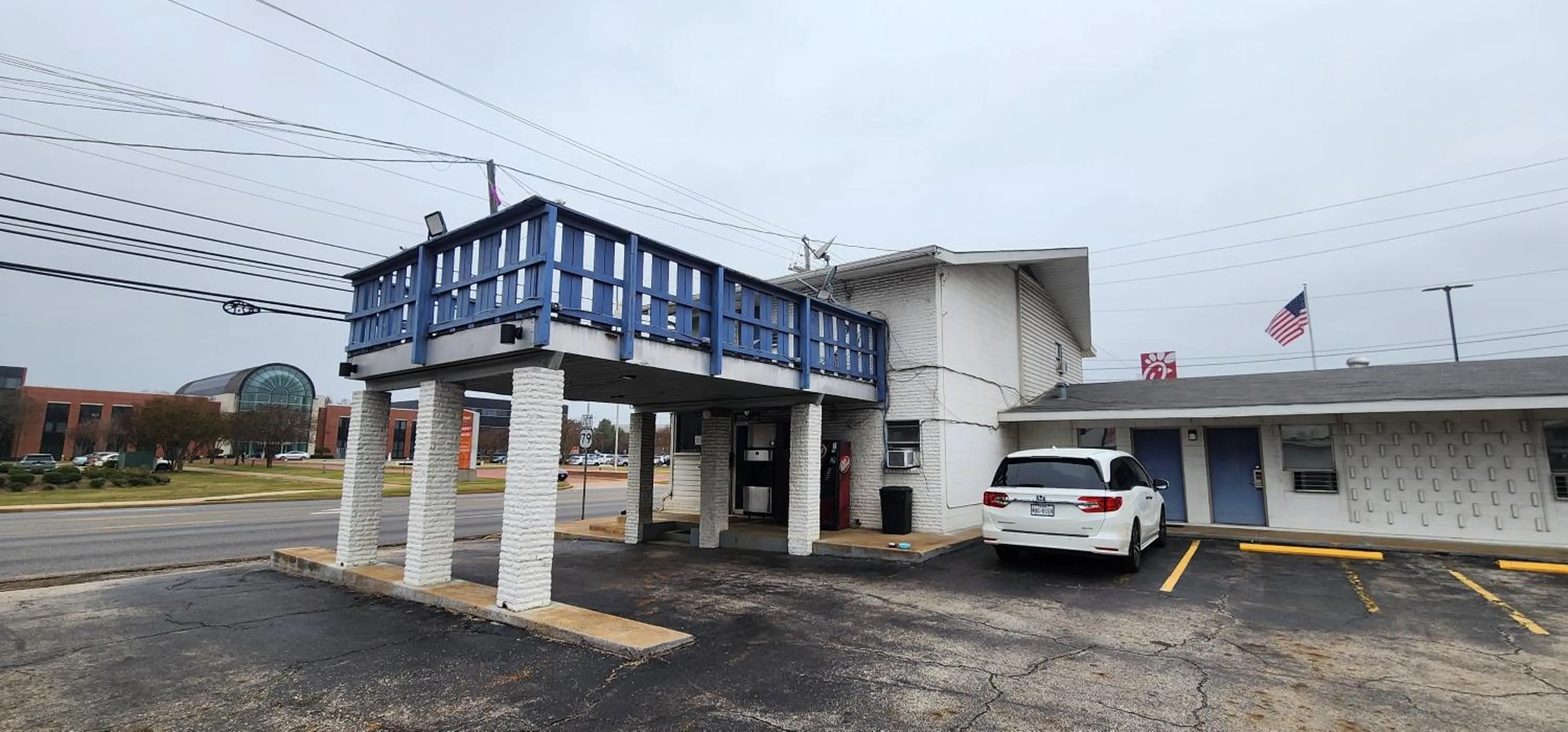 Parking in Trade Winds Hotel Antigua