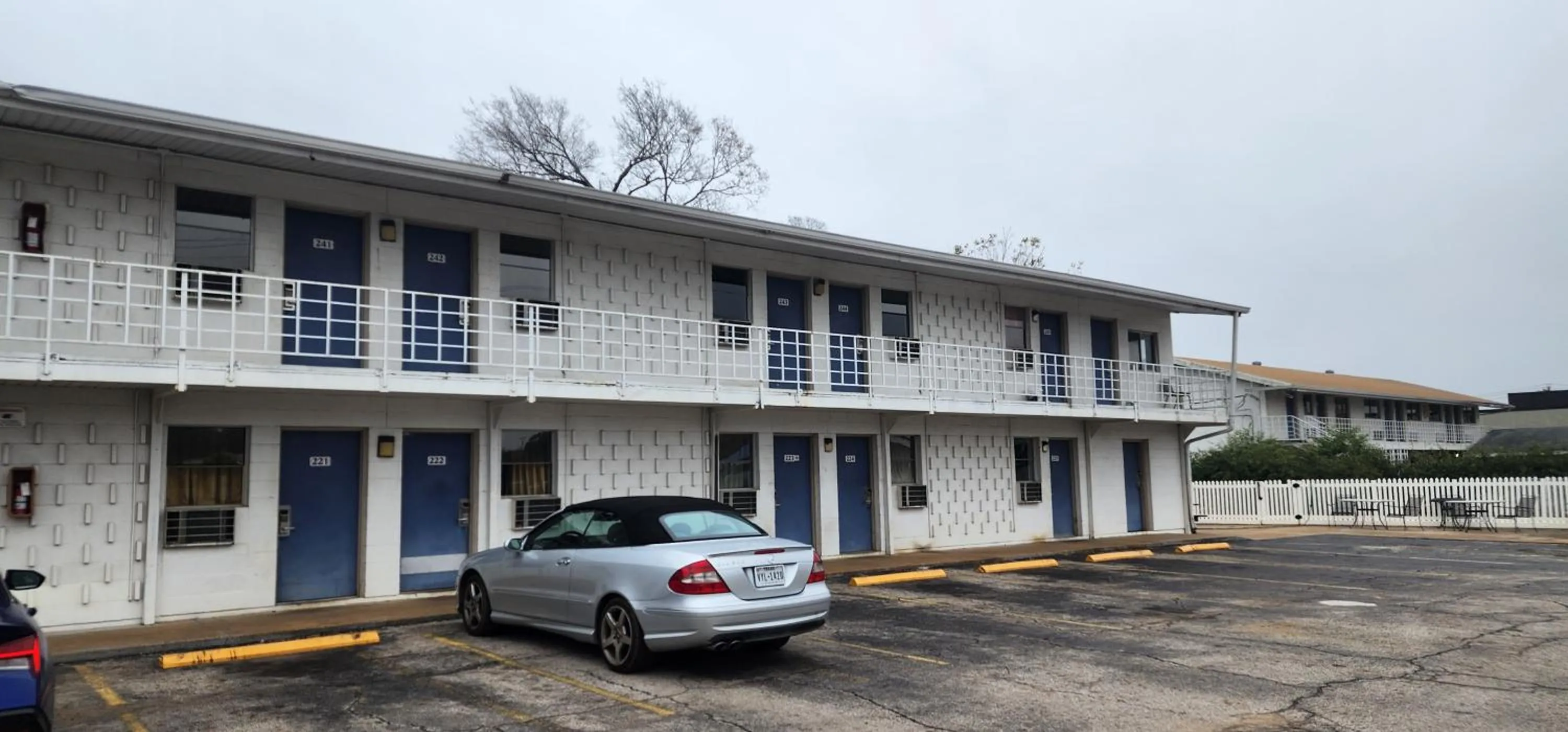 Parking in Trade Winds Hotel Antigua