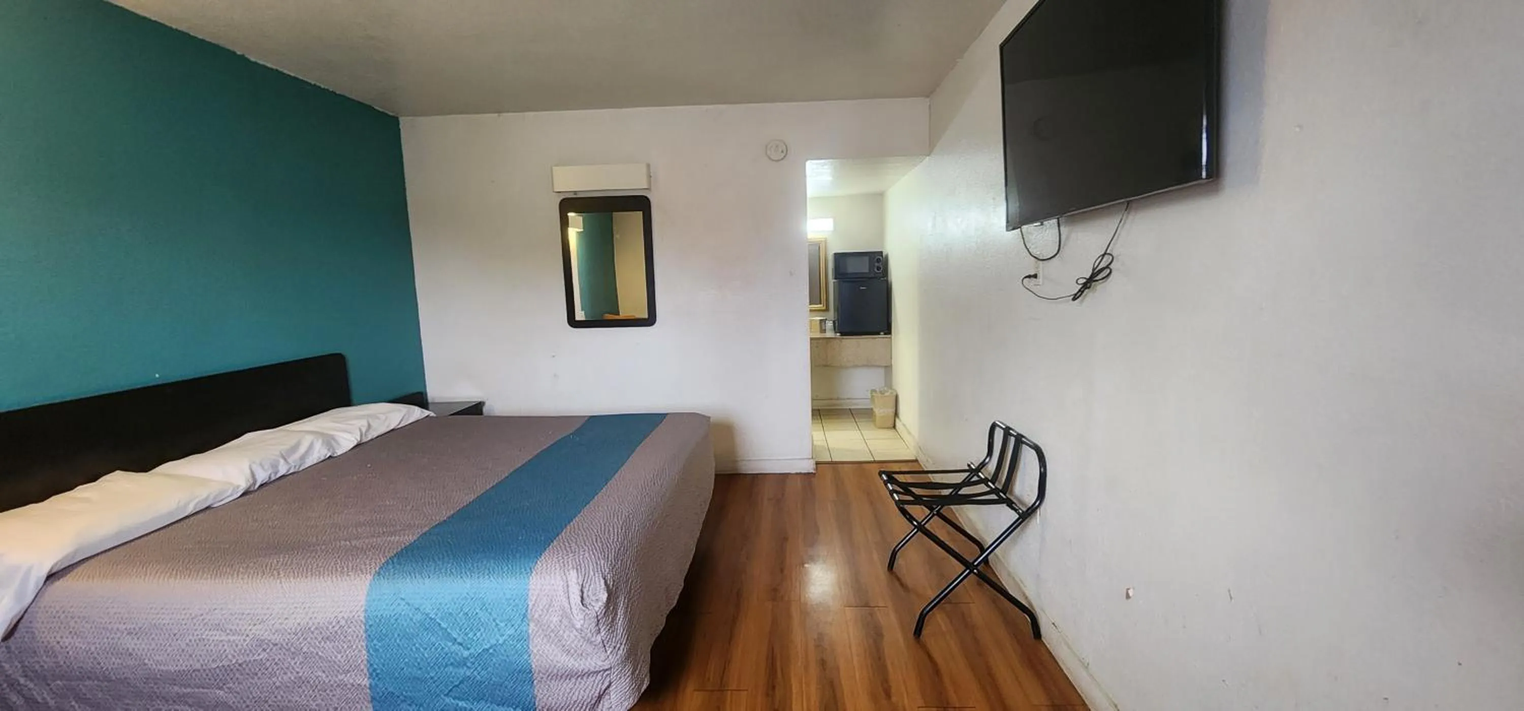 Bedroom in Trade Winds Hotel Antigua