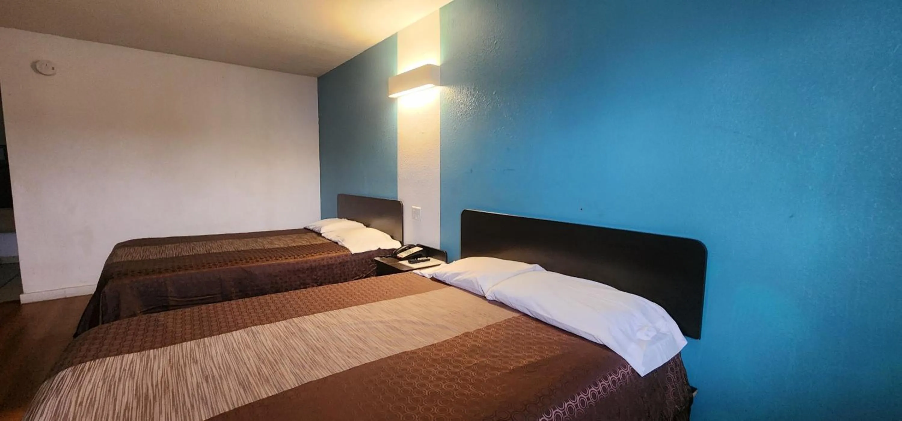 Bedroom in Trade Winds Hotel Antigua