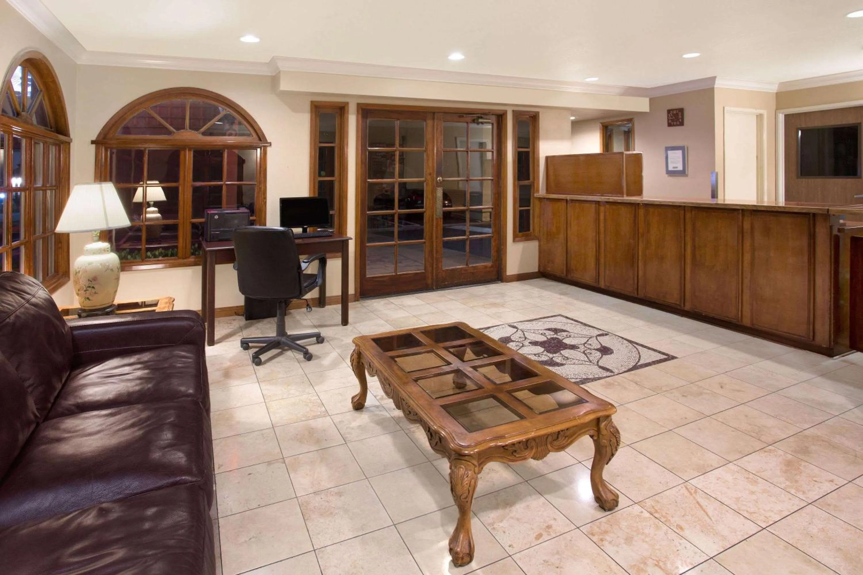 Business facilities in Travelodge by Wyndham Costa Mesa Newport Beach Hacienda