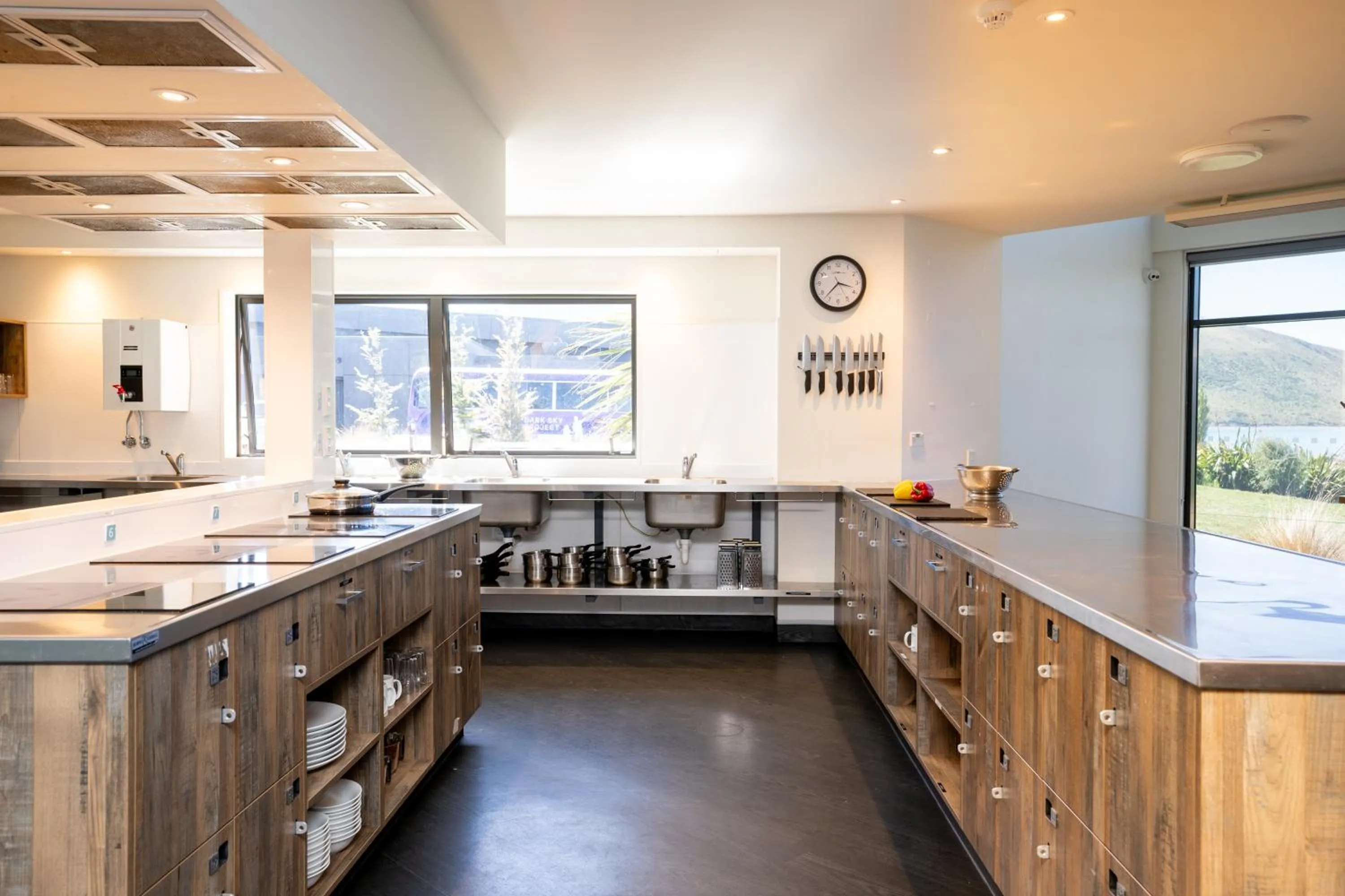 Kitchen or kitchenette in Haka House Hostel Tekapo