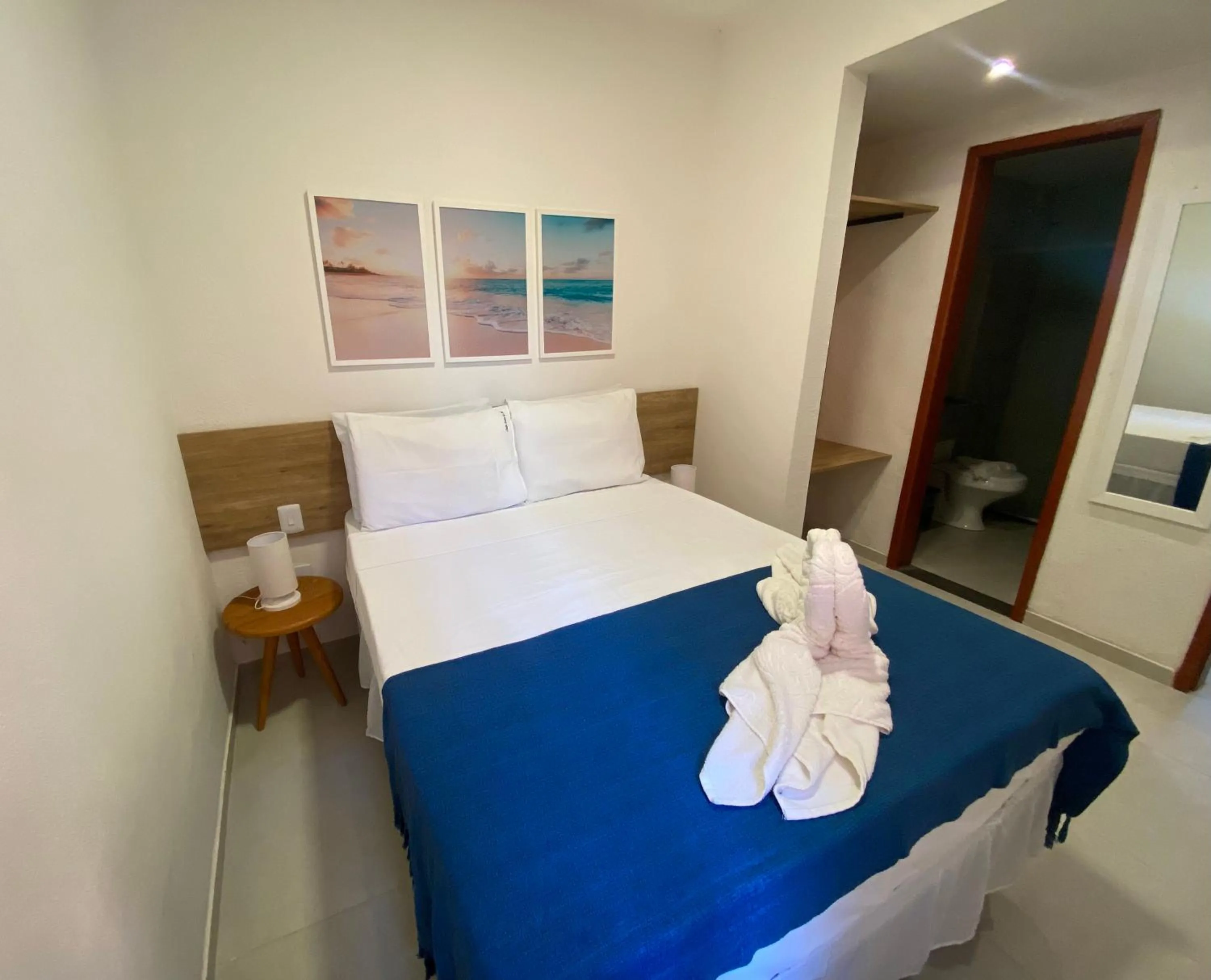 Photo of the whole room, Bed in Chalés Praias do Sul