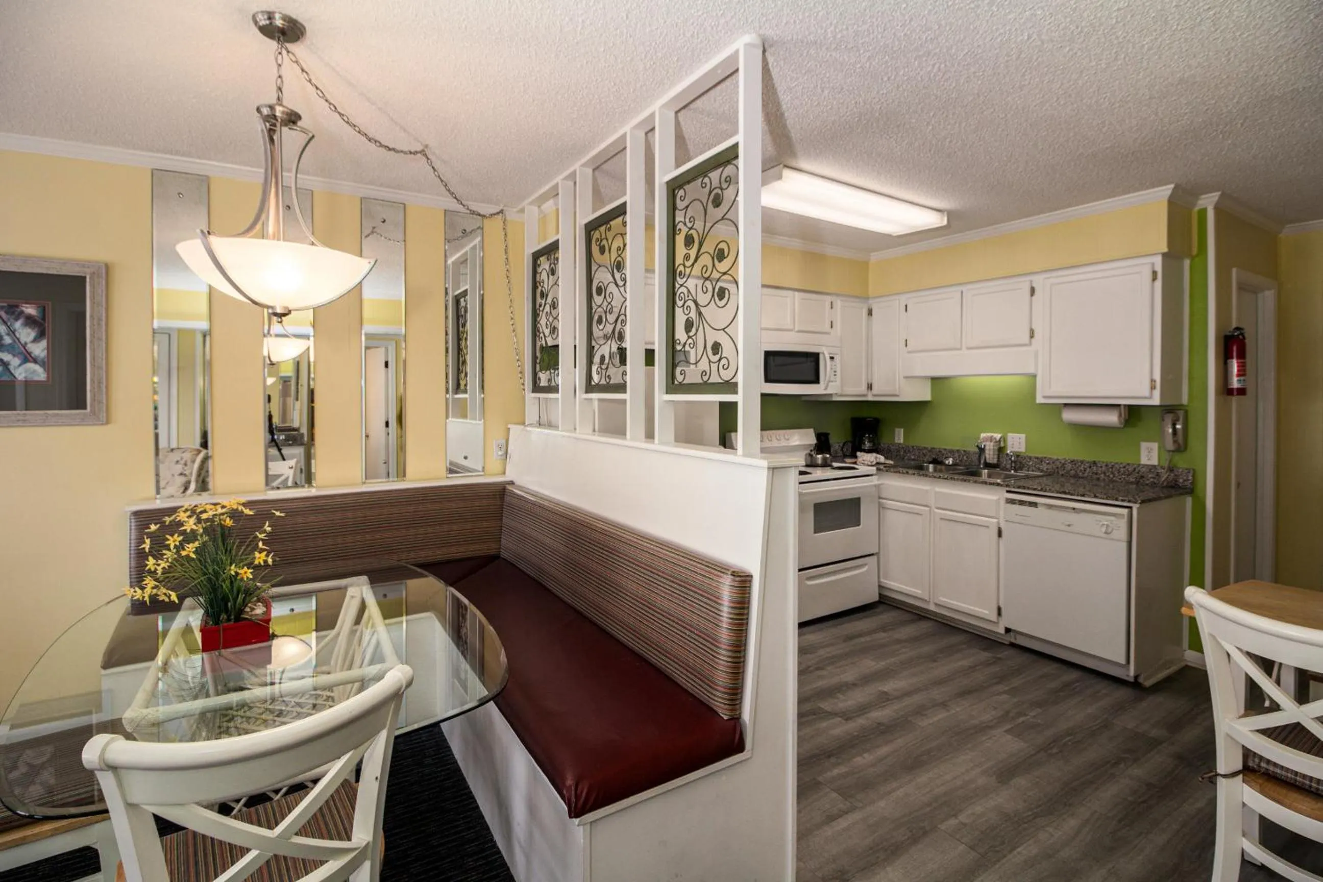 Kitchen or kitchenette in Ocean Forest Colony