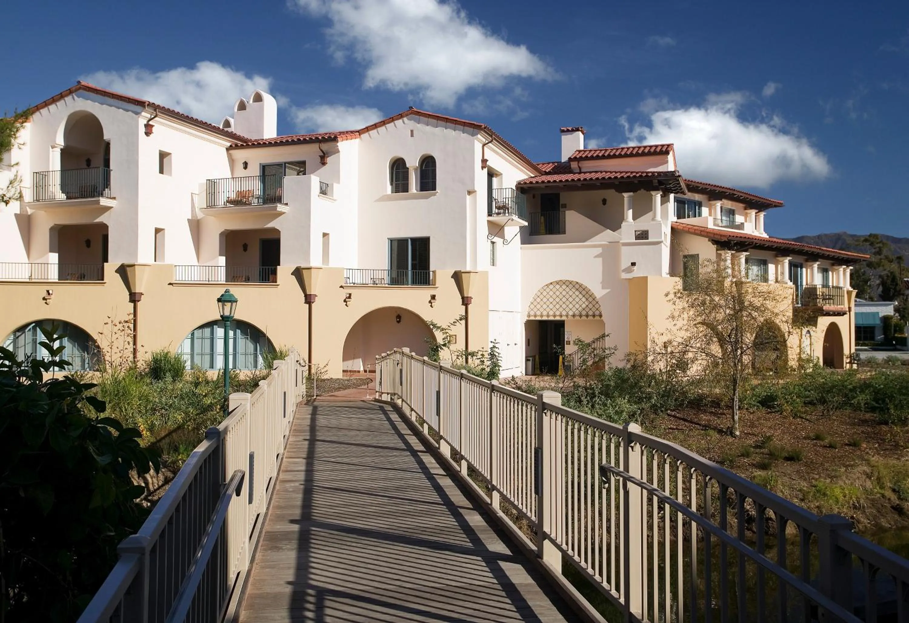 Facade/entrance in Harbor View Inn