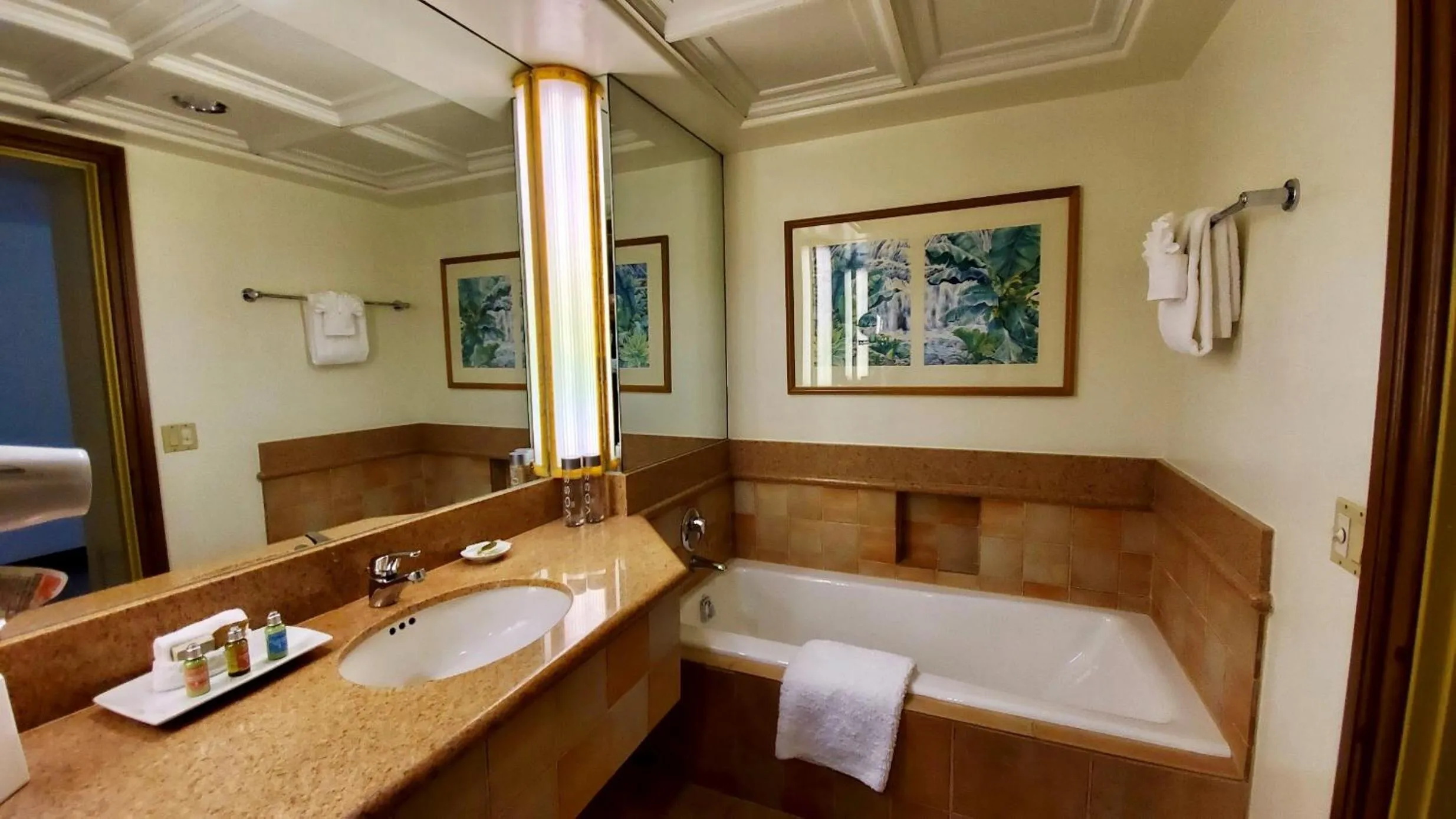 Bathroom in Harbor View Inn