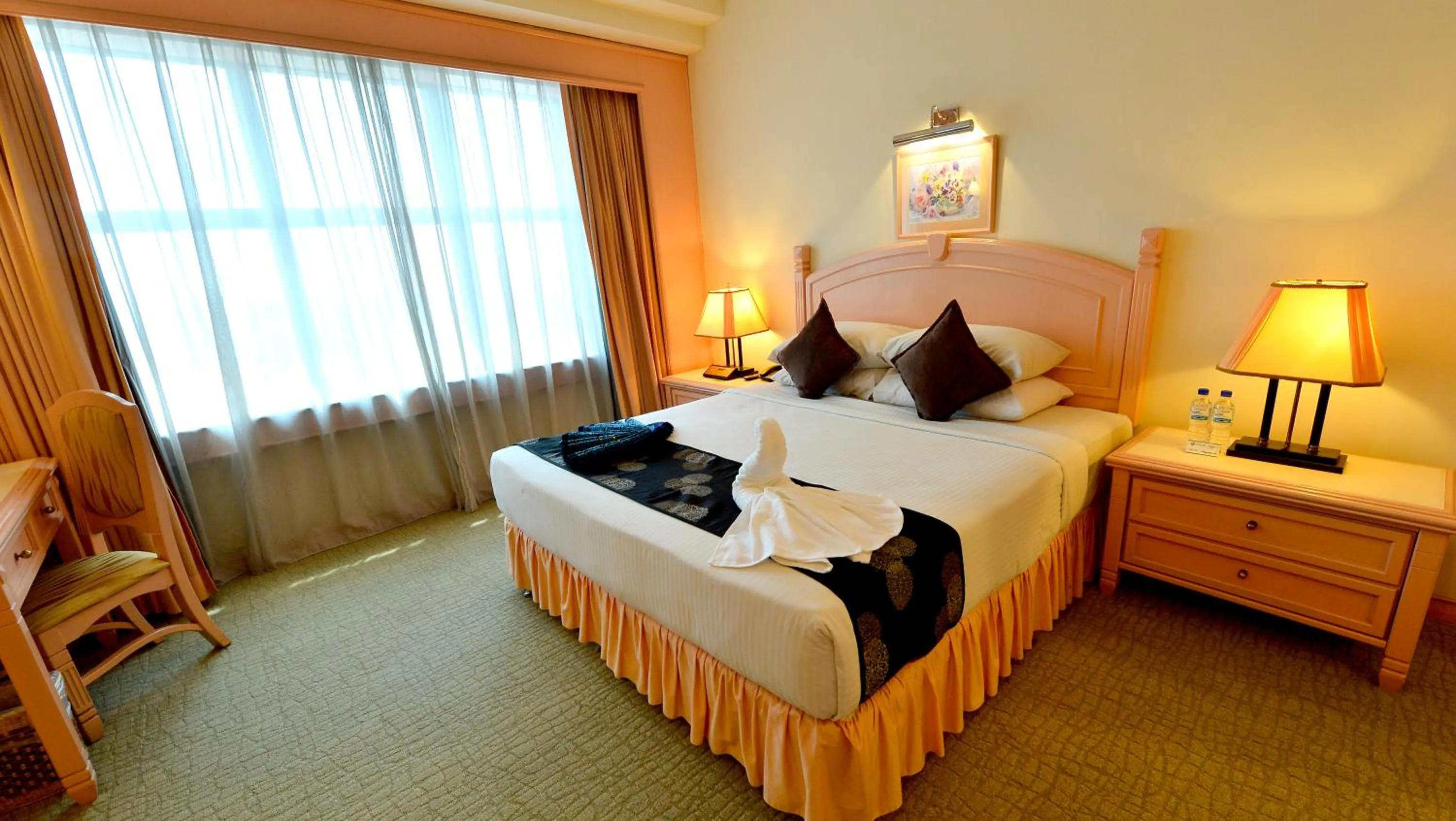 Bed in Emerald Puteri Hotel