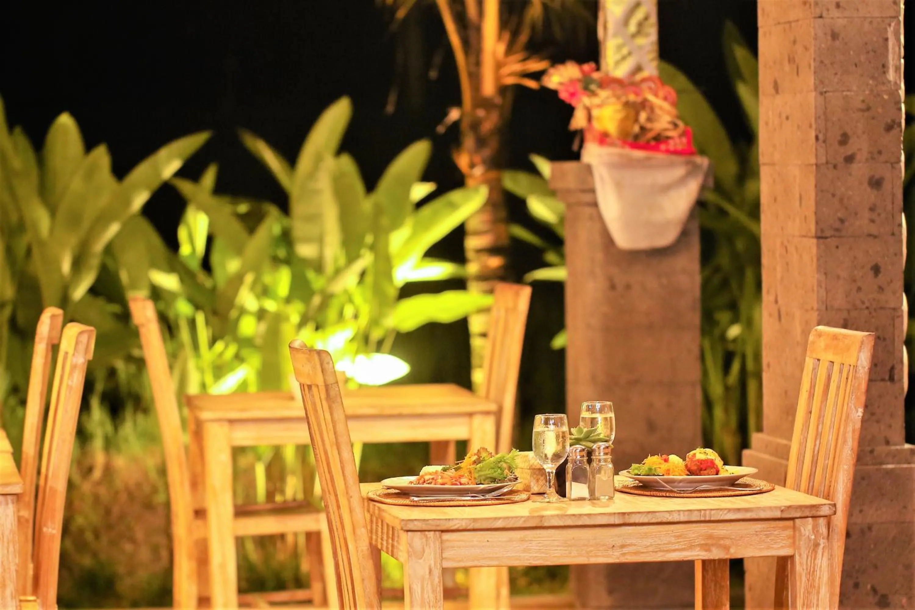 Restaurant/places to eat in Three Gold Luxury Private Villas