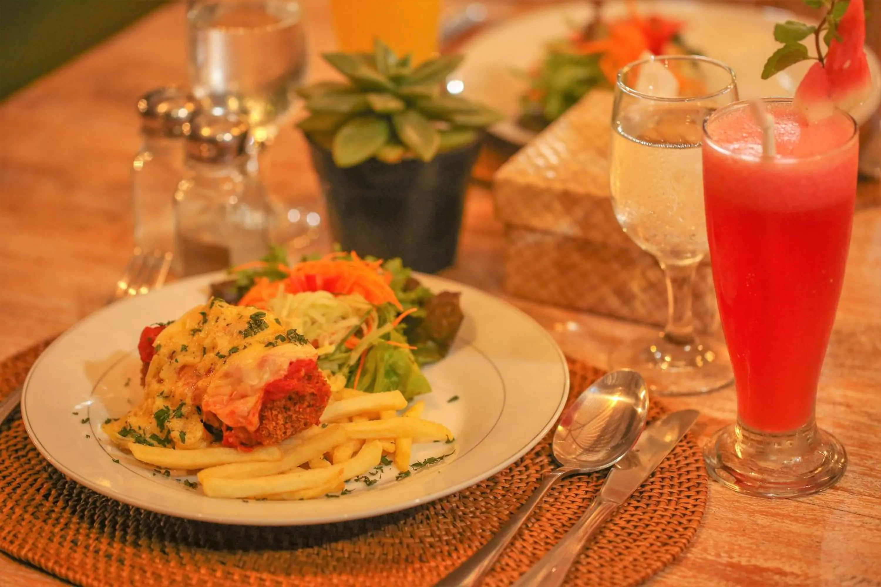 Food and drinks in Three Gold Luxury Private Villas