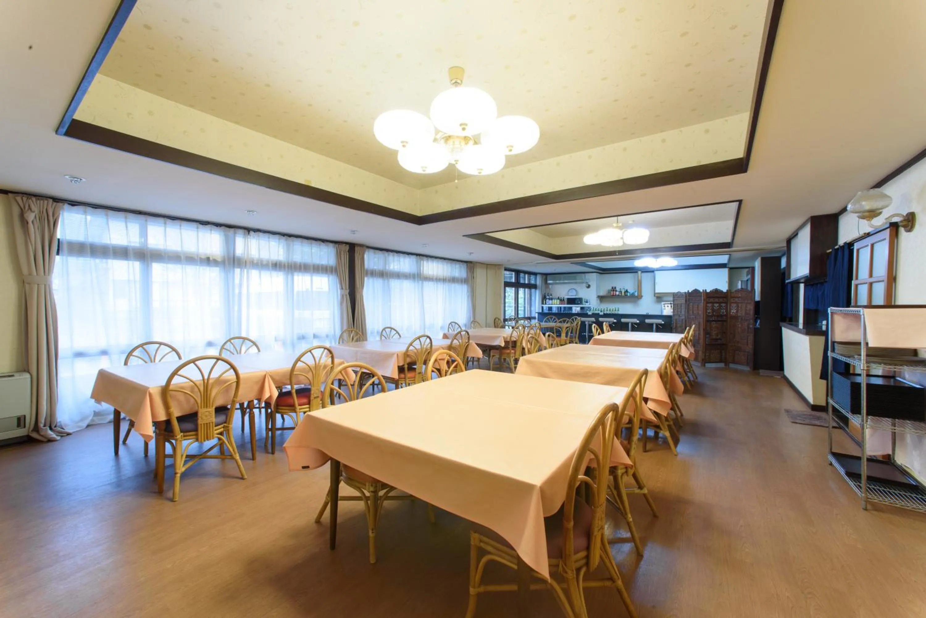 Restaurant/Places to Eat in Ikoisanso