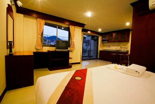 Bedroom, Bed in Baan Sudarat Hotel