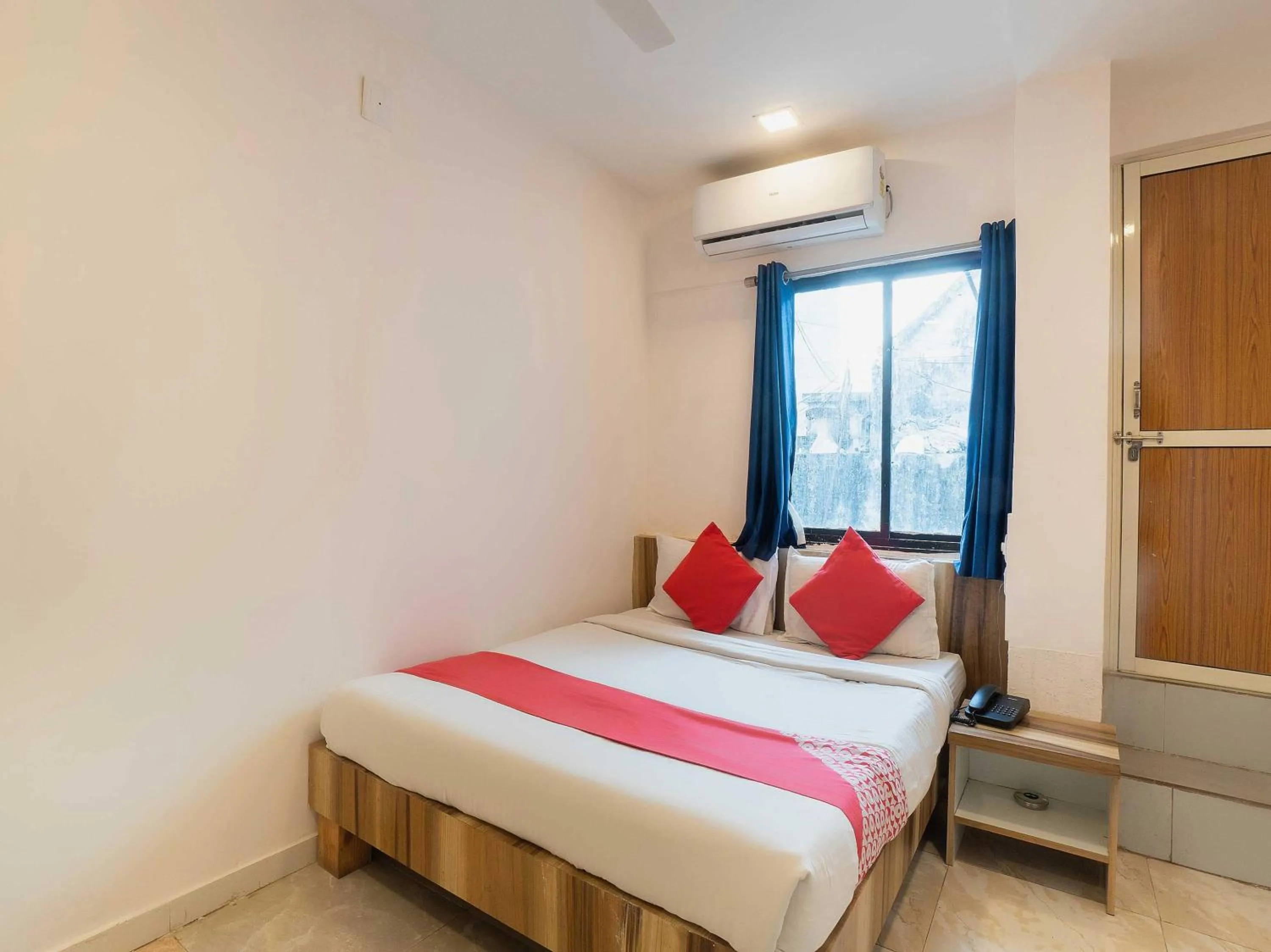 Bedroom in Hotel O Swell