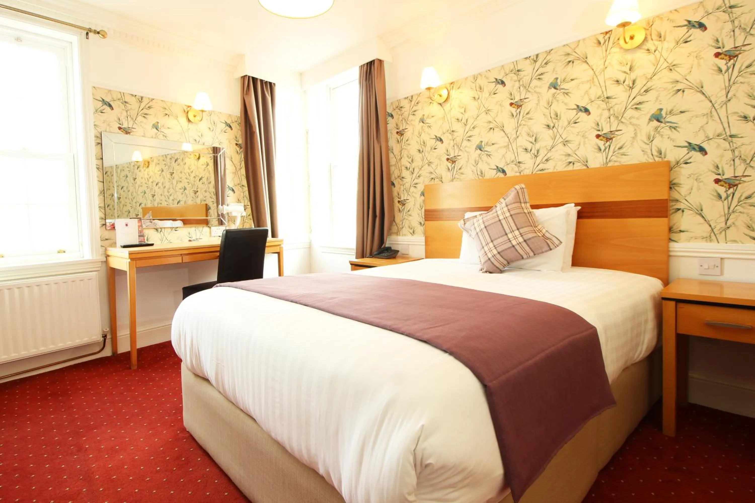Photo of the whole room, Bed in Castle Hotel