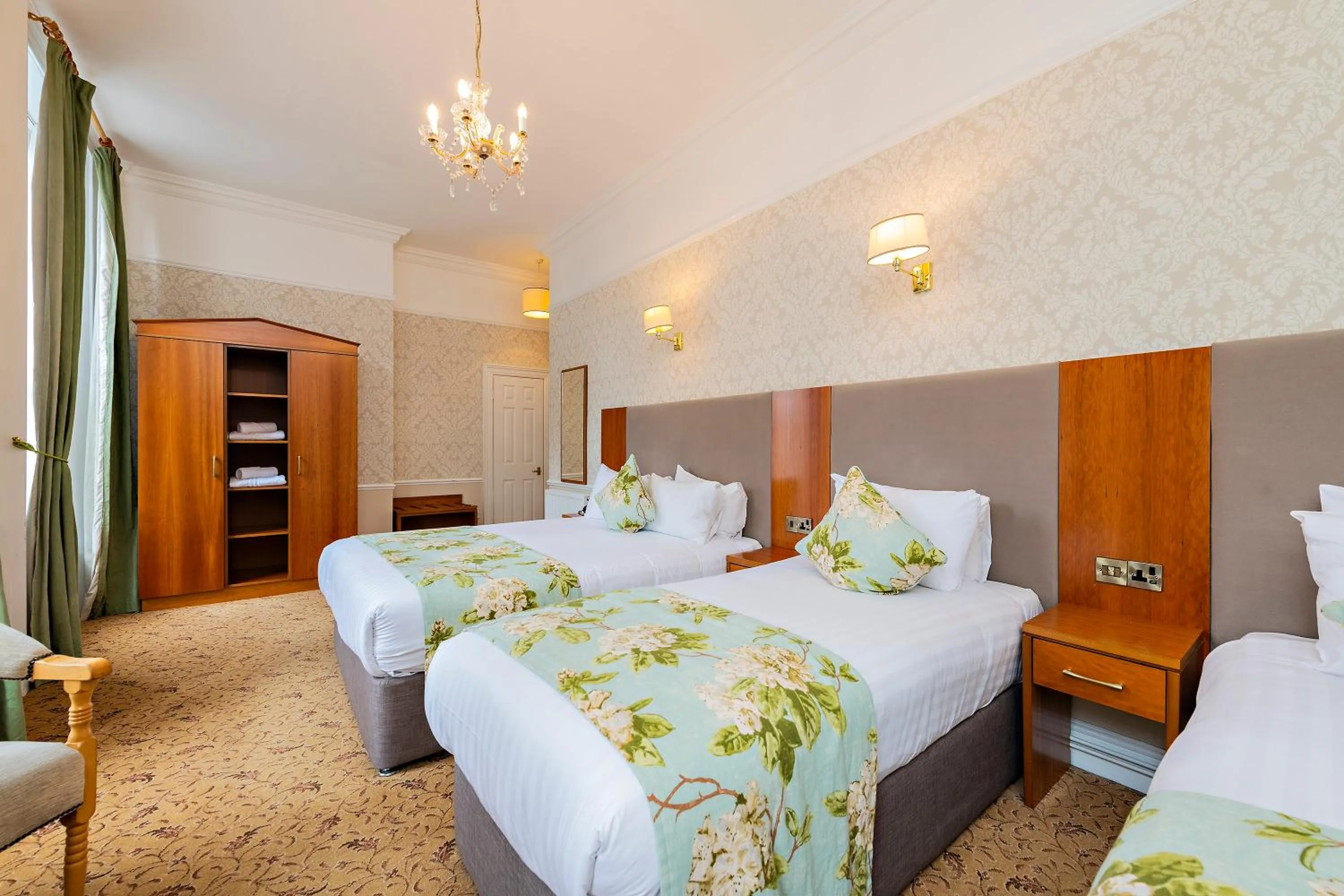 Photo of the whole room, Bed in Castle Hotel