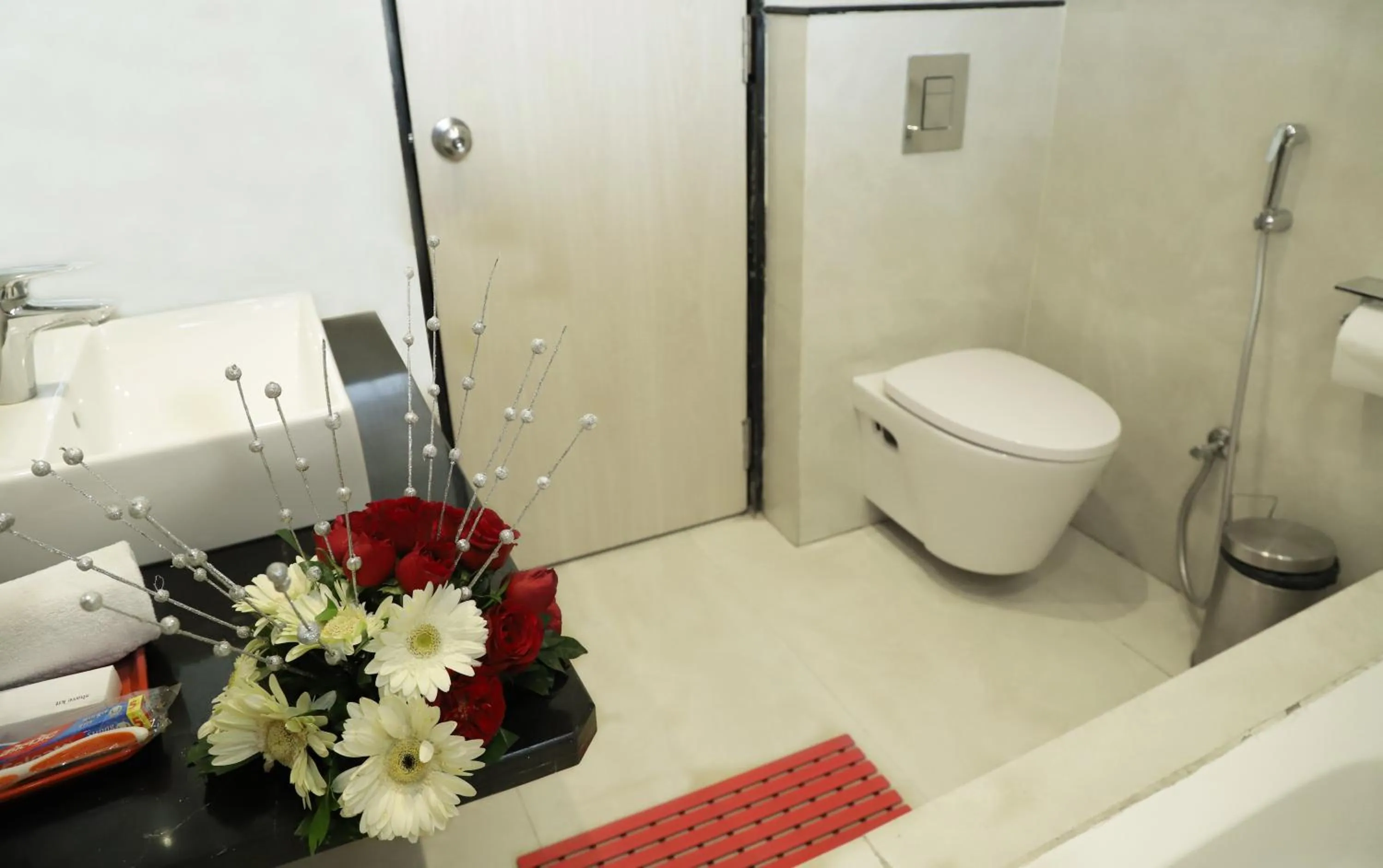 Bathroom in Sai Neem Tree Hotel