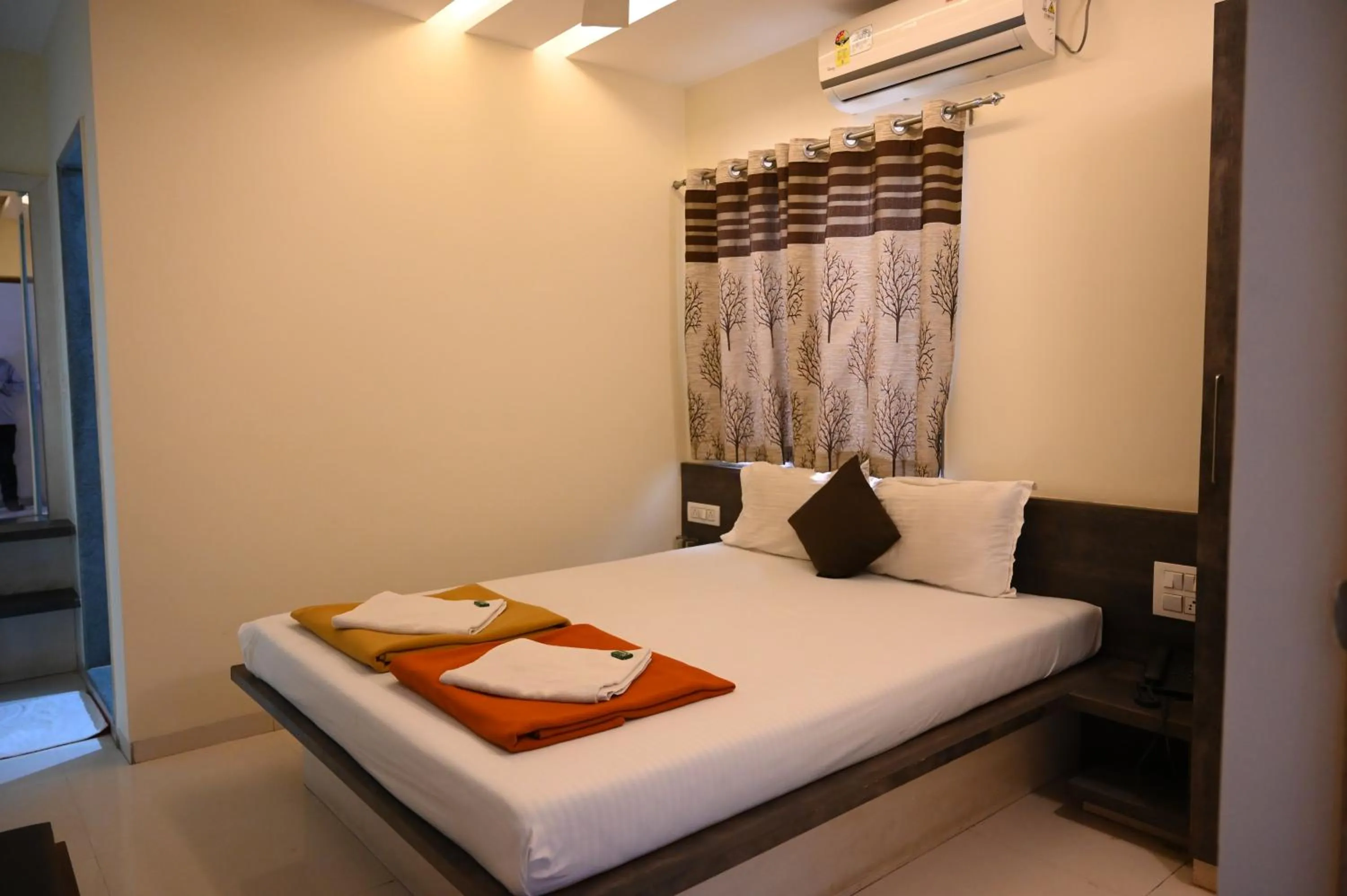 Bed in Hotel Ramkrishna Inn