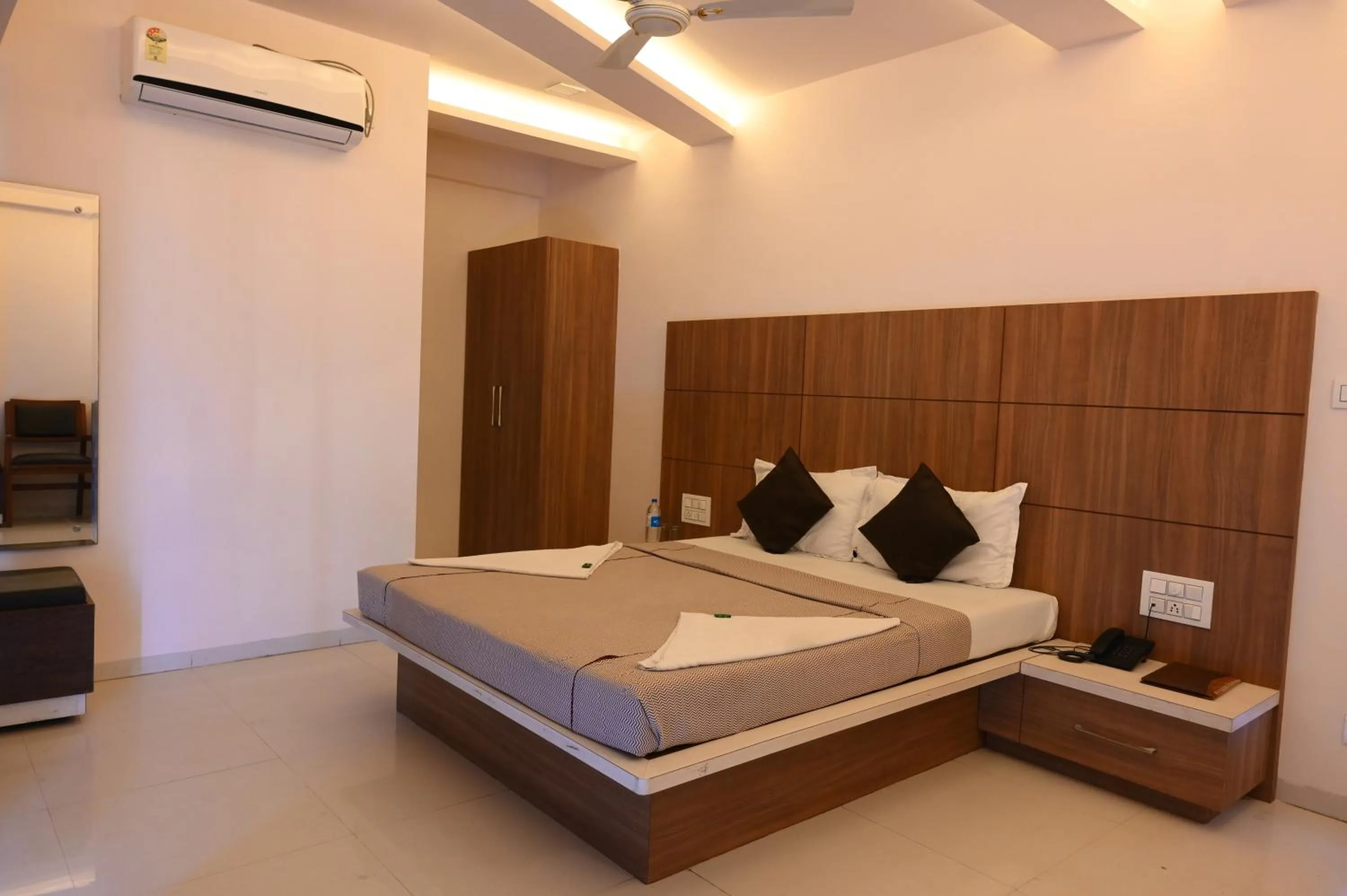 Bed in Hotel Ramkrishna Inn