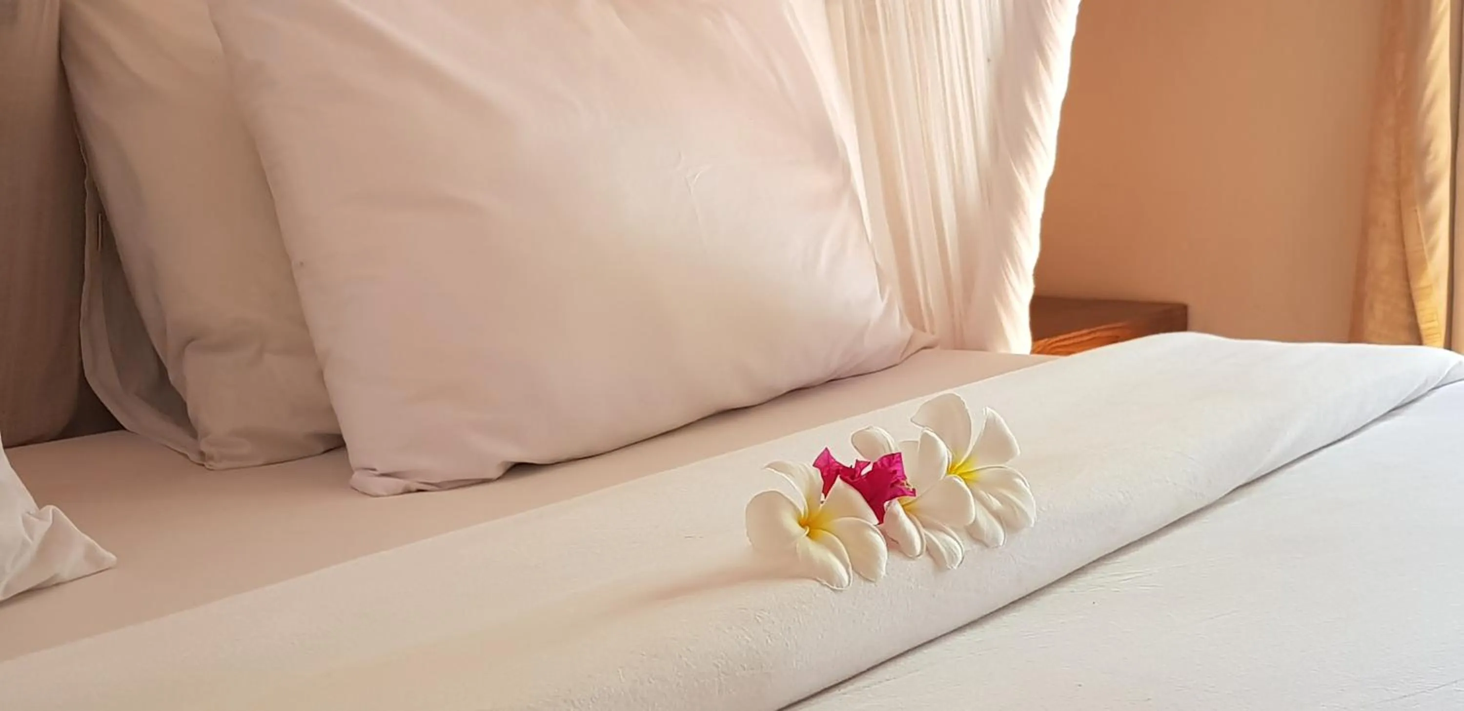 Bed in Kaluku Gili Resort