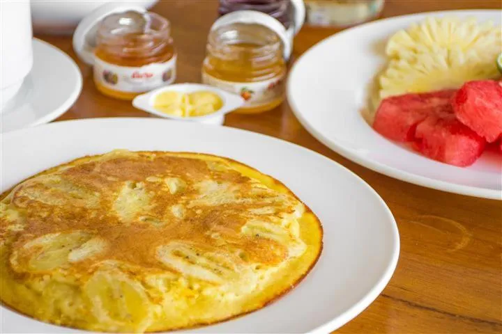 American breakfast in Kaluku Gili Resort