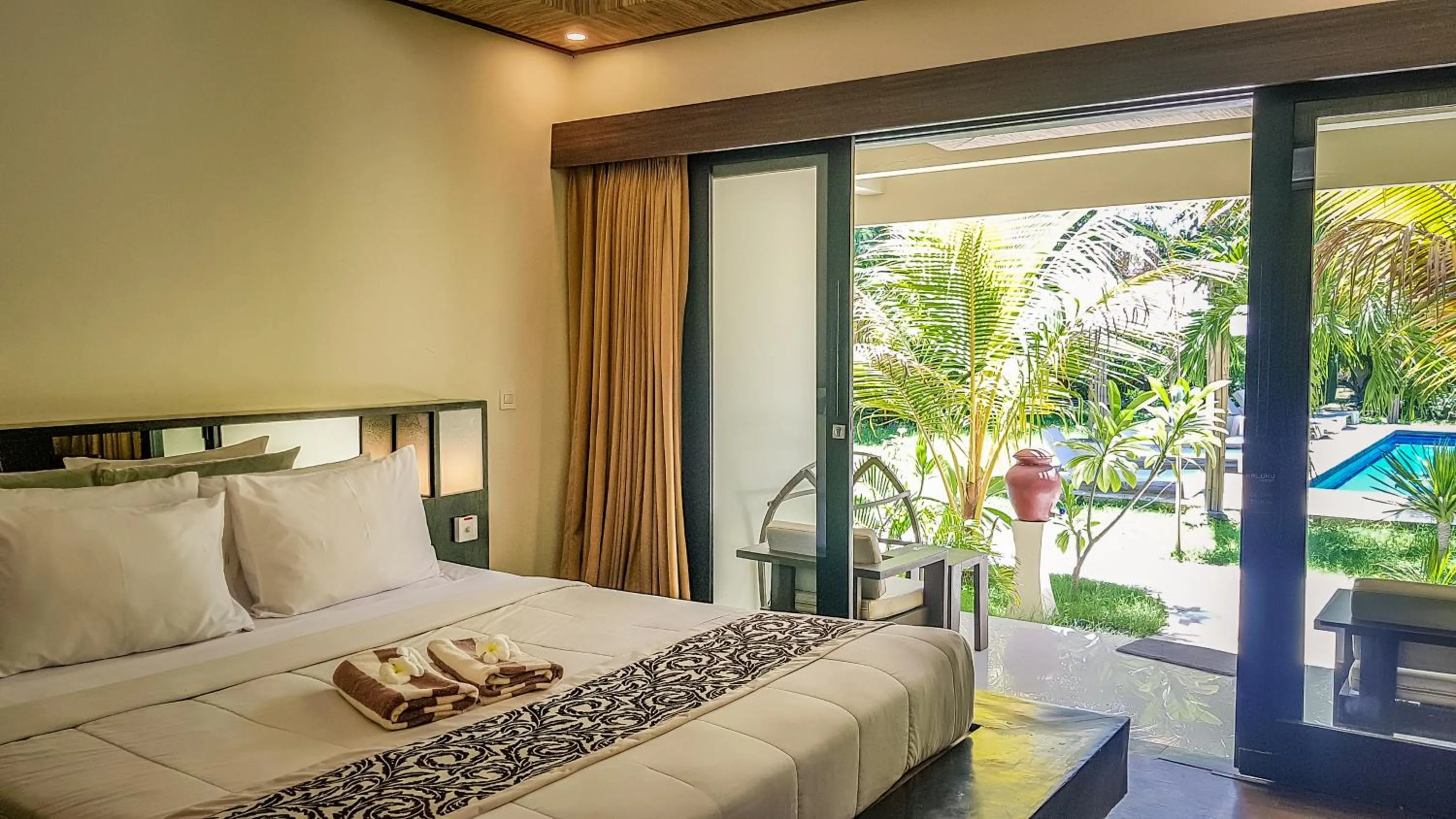 Photo of the whole room, Bed in Kaluku Gili Resort