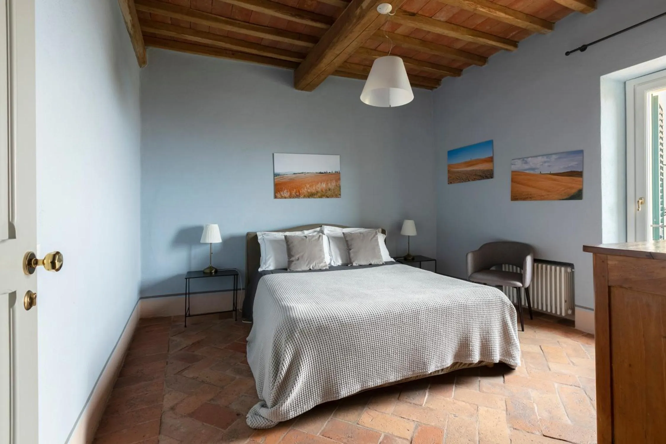 Photo of the whole room, Bed in Tuscany View Montalcino