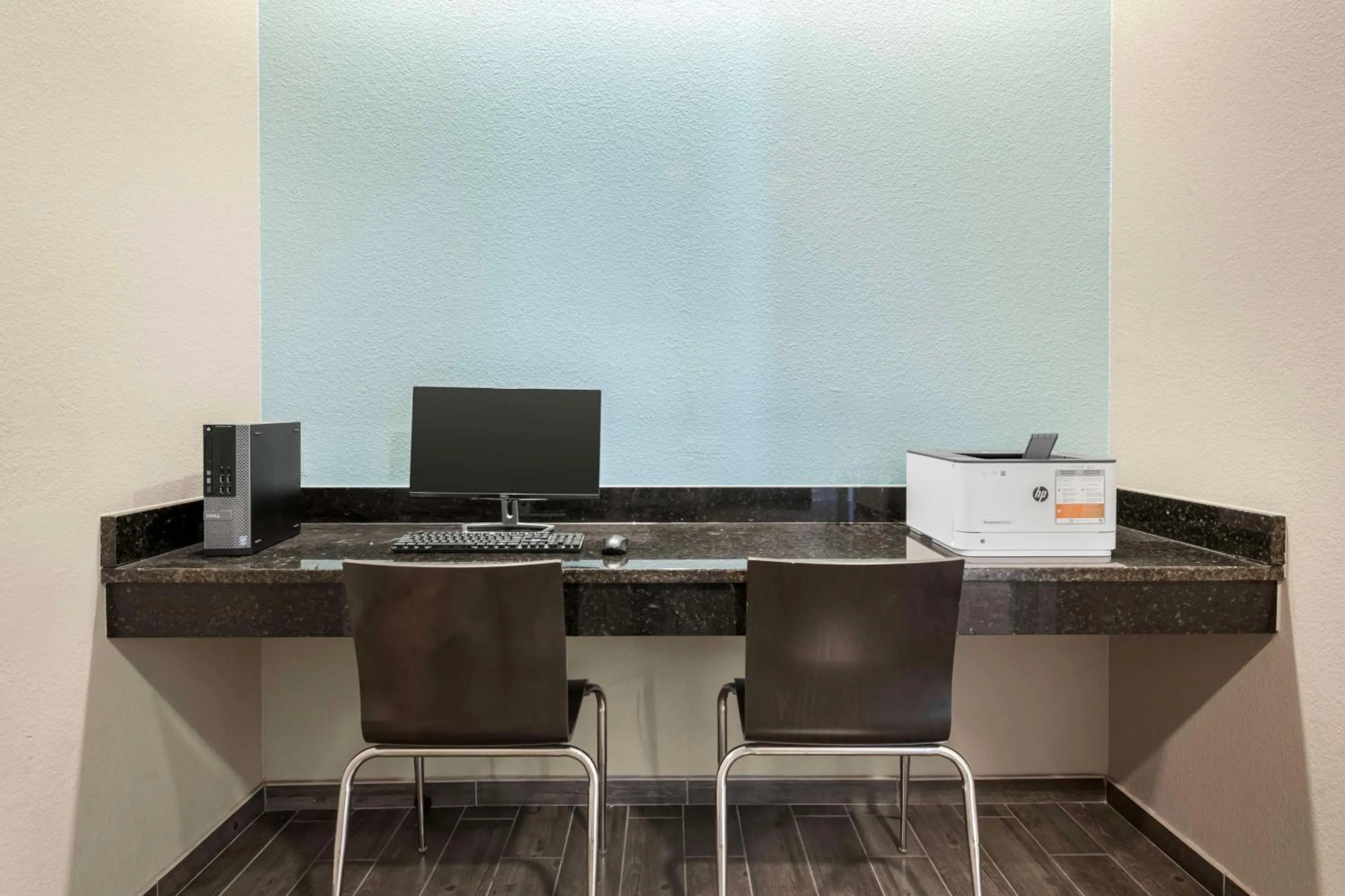 Business facilities in Magnolia Pointe; BW Signature Collection