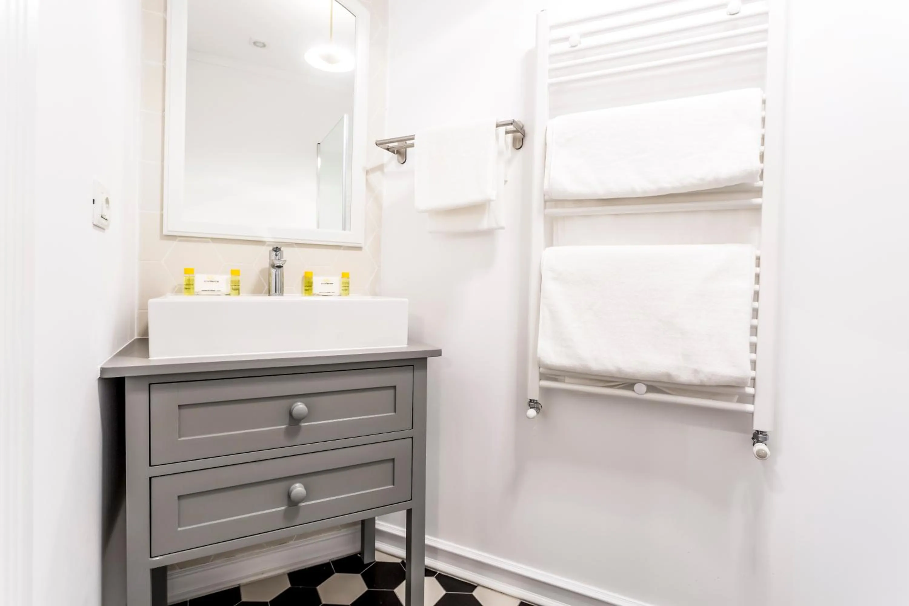 Bathroom in Matisse Bucharest Old Town