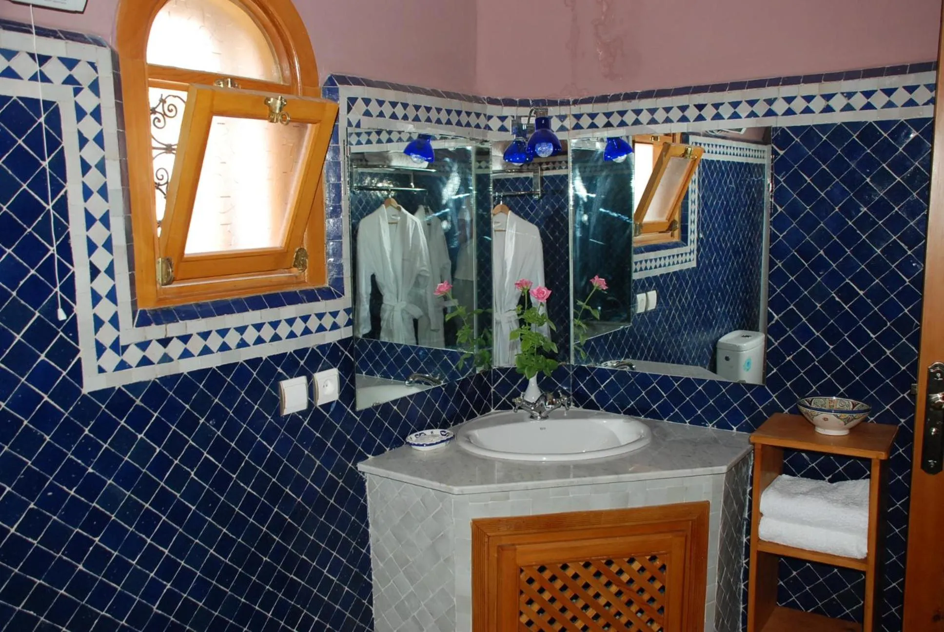 Bathroom in Riad Raouia HAMMAM & SPA