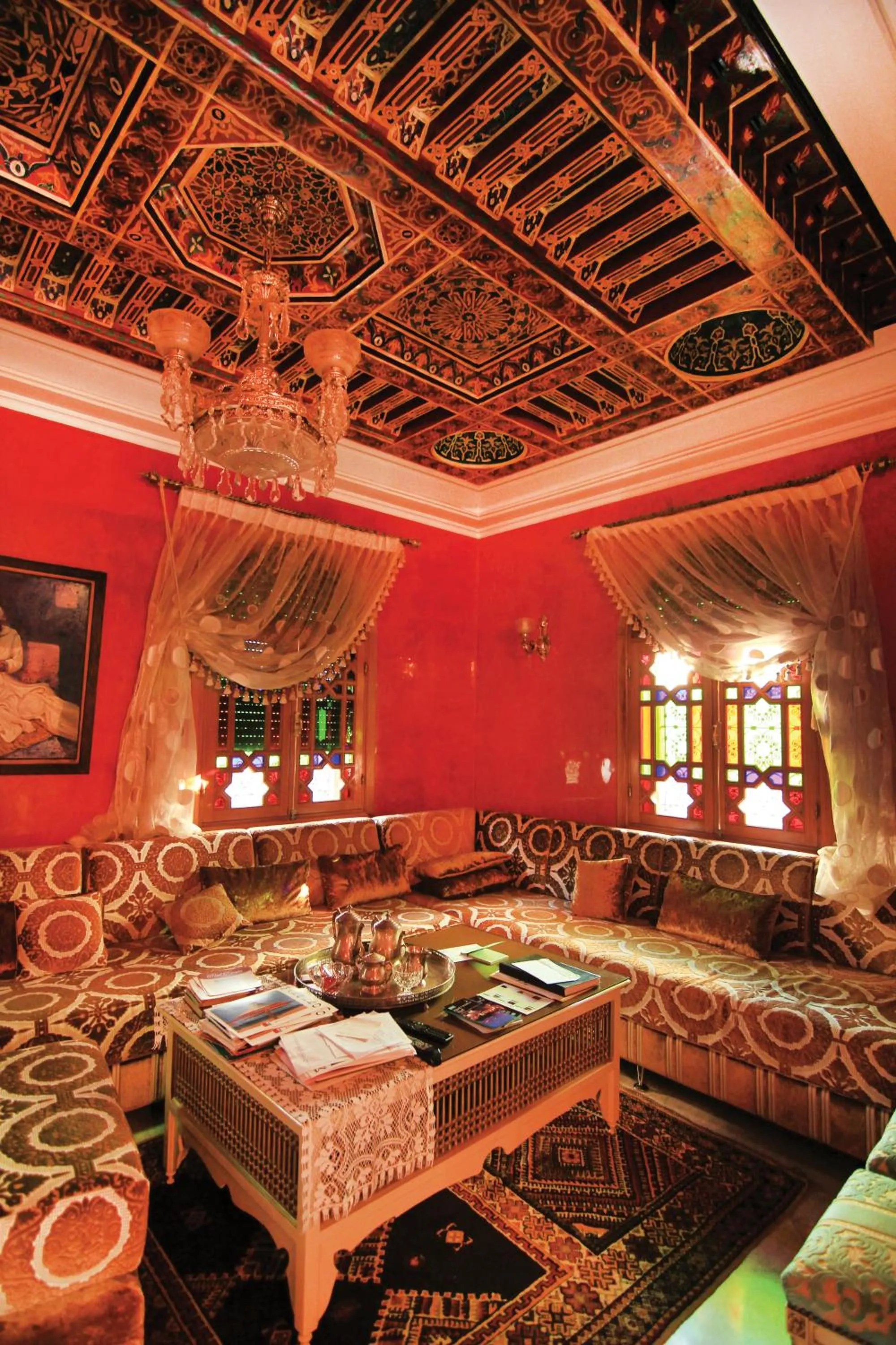Communal lounge/ TV room in Riad Raouia HAMMAM & SPA