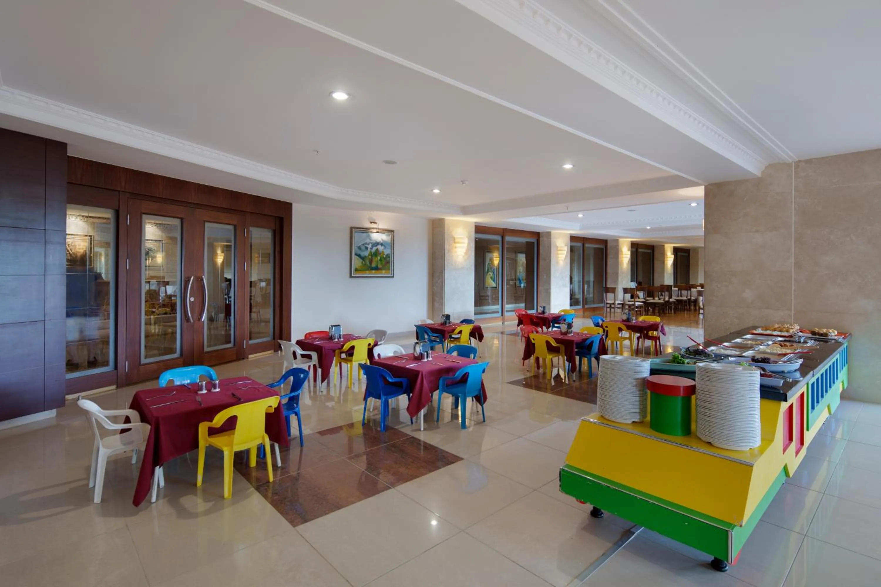 Restaurant/places to eat in Saphir Resort & Spa