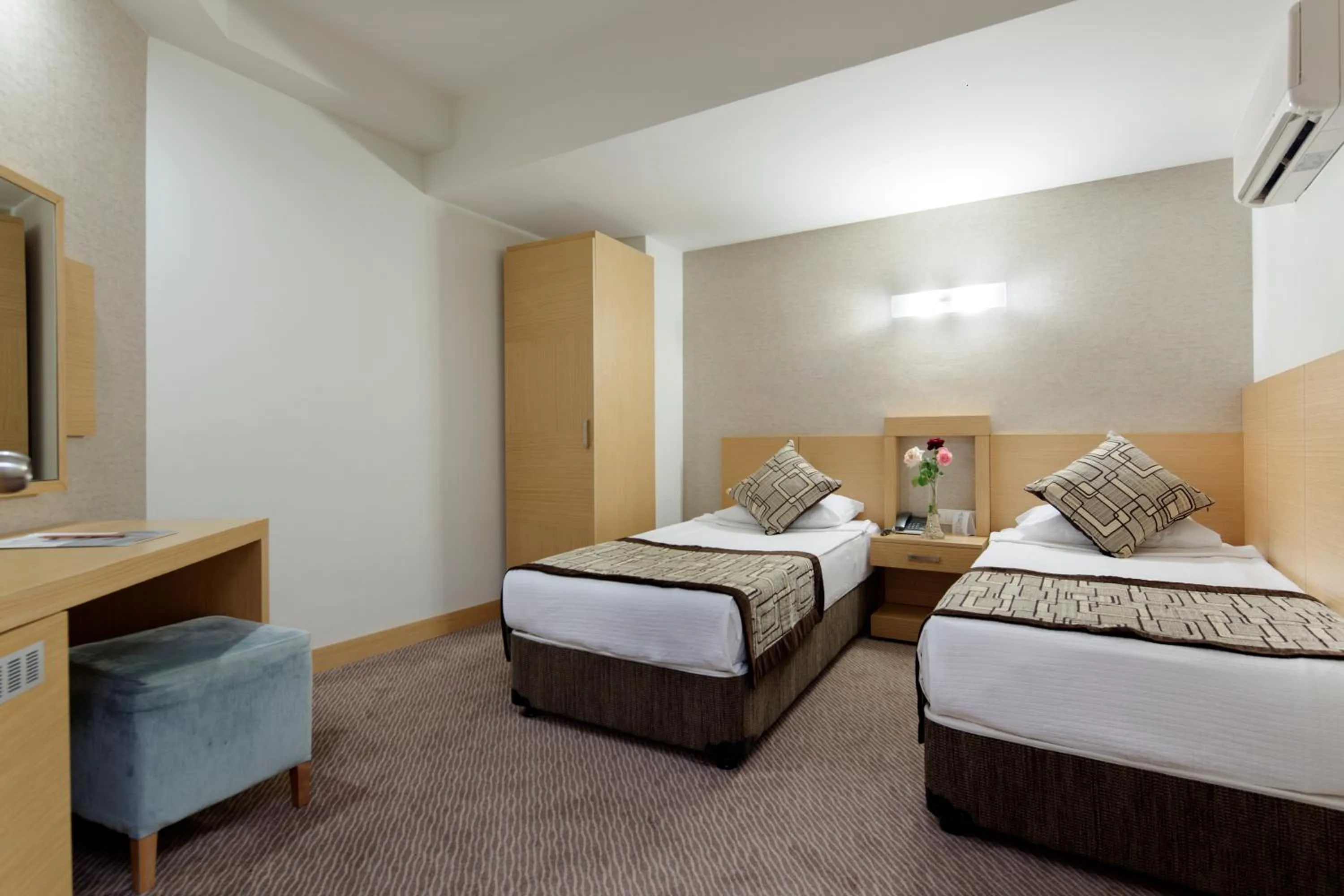 Photo of the whole room, Bed in Saphir Resort & Spa