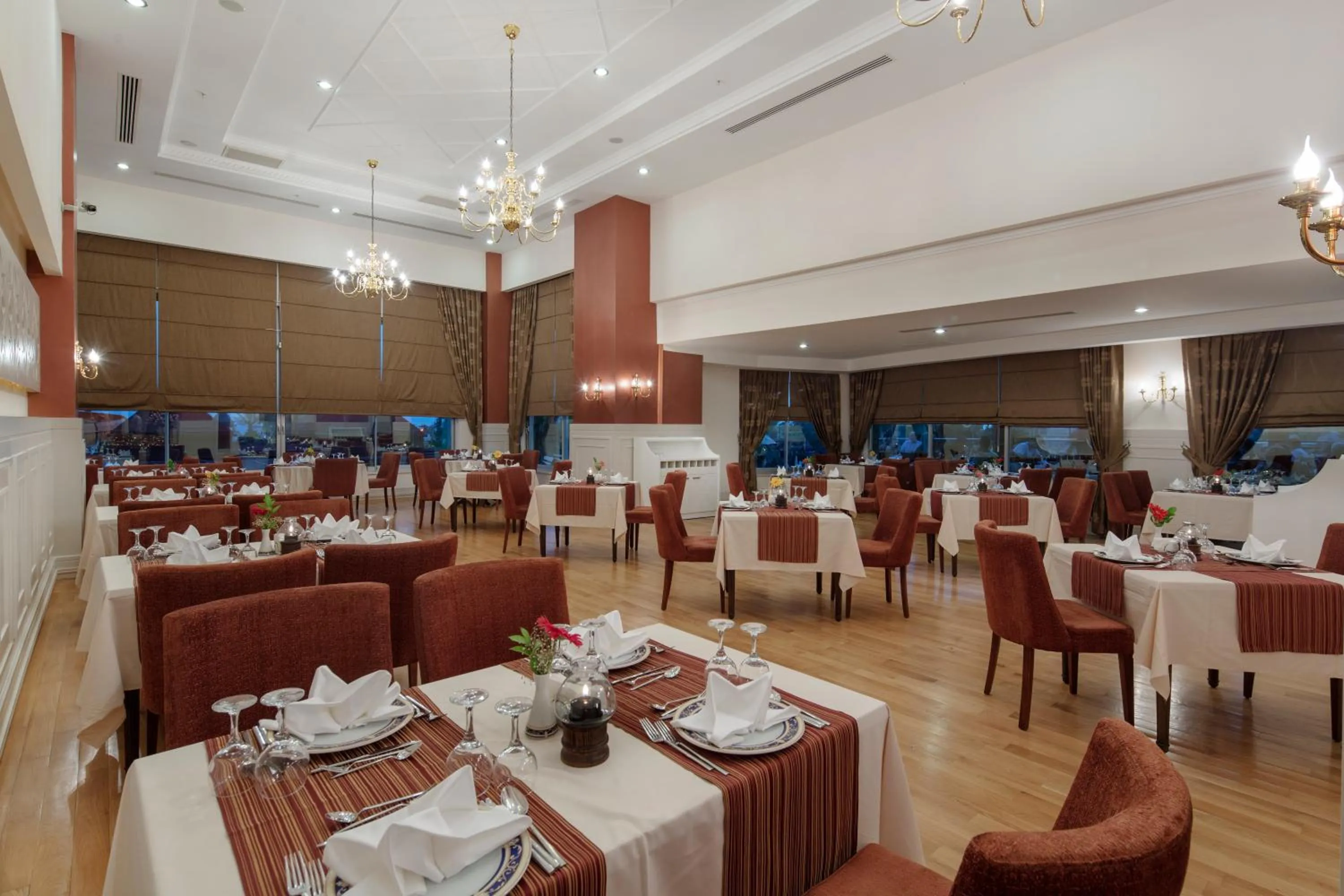 Restaurant/places to eat in Saphir Resort & Spa