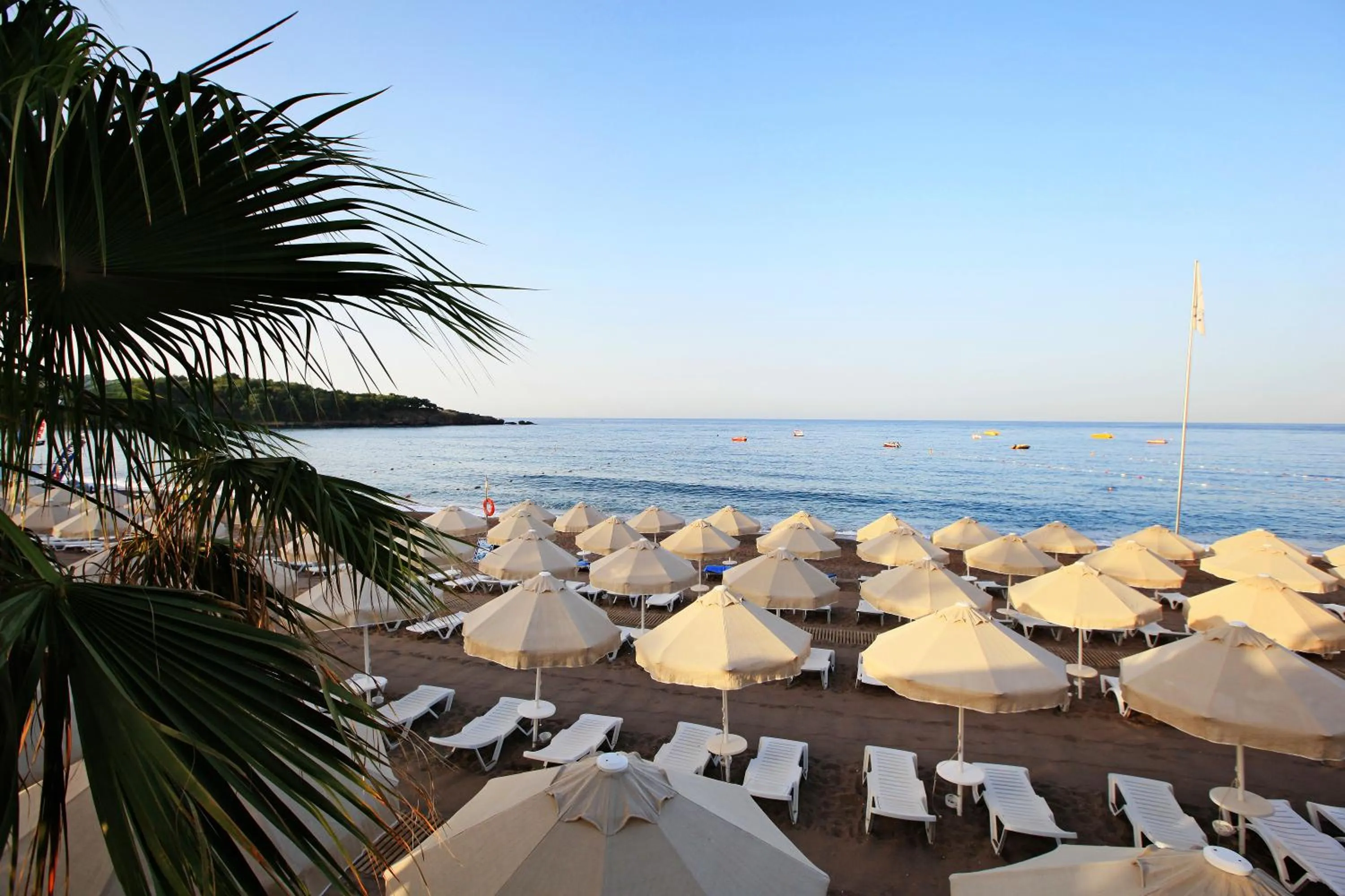 Beach in Saphir Resort & Spa