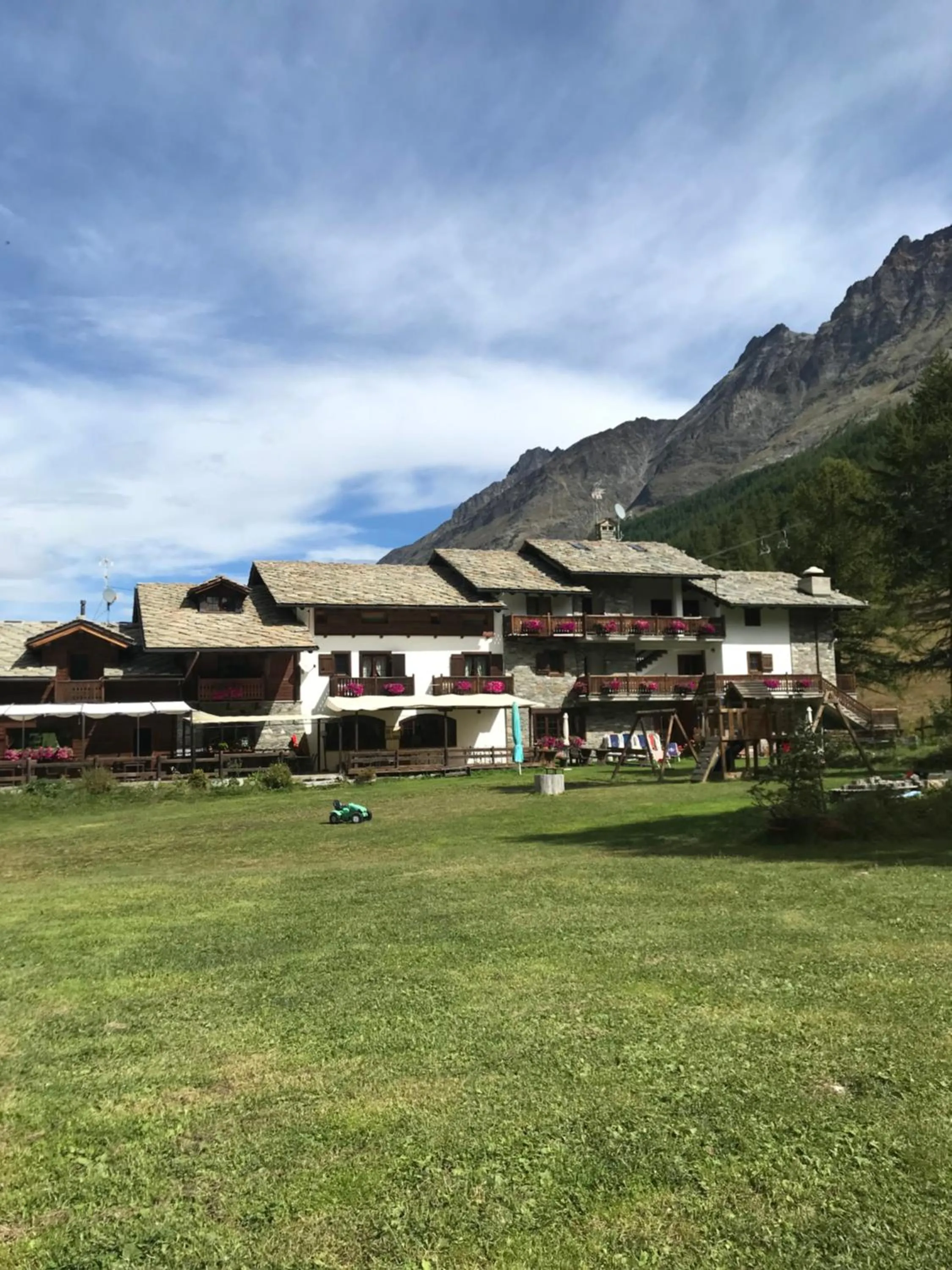 Property building in Albergo Boule de Neige