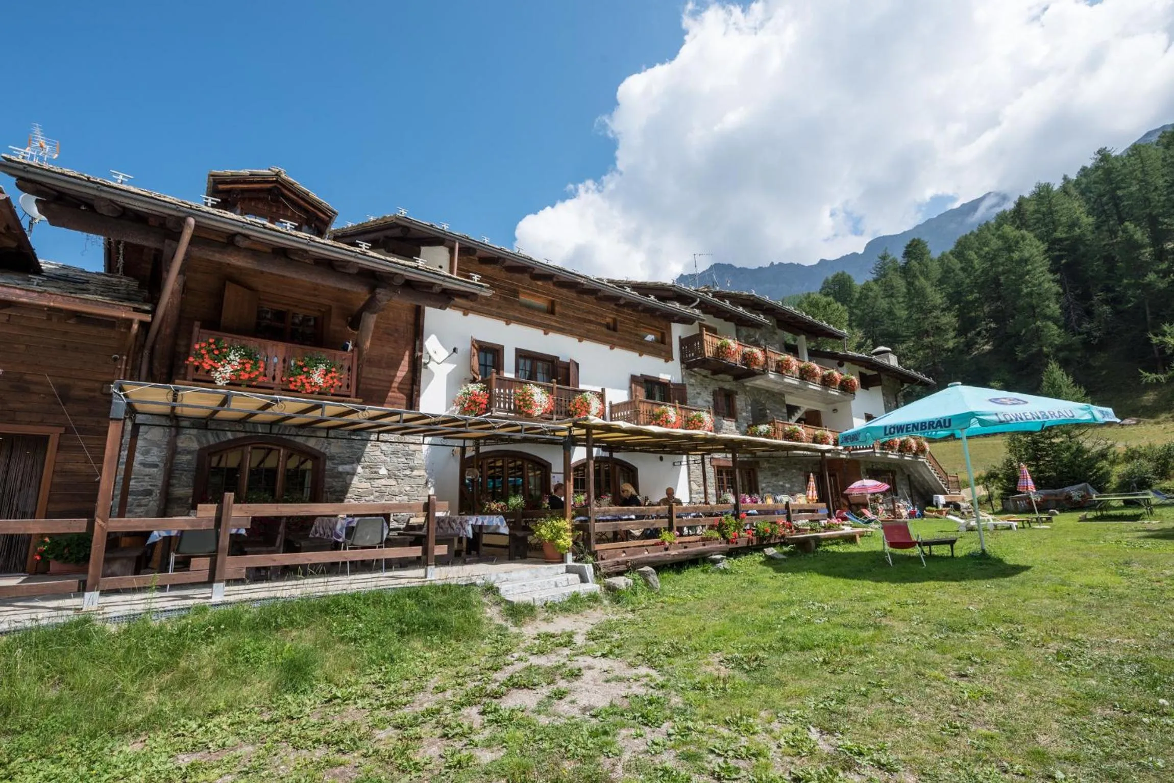 Property building in Albergo Boule de Neige