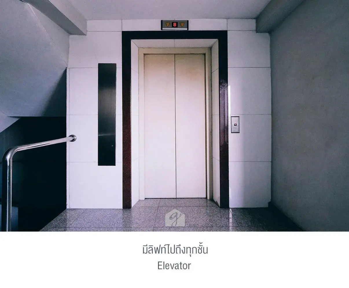 Bathroom in Golden House @ On-nut Station Bathroom in Golden House @ On-nut Station