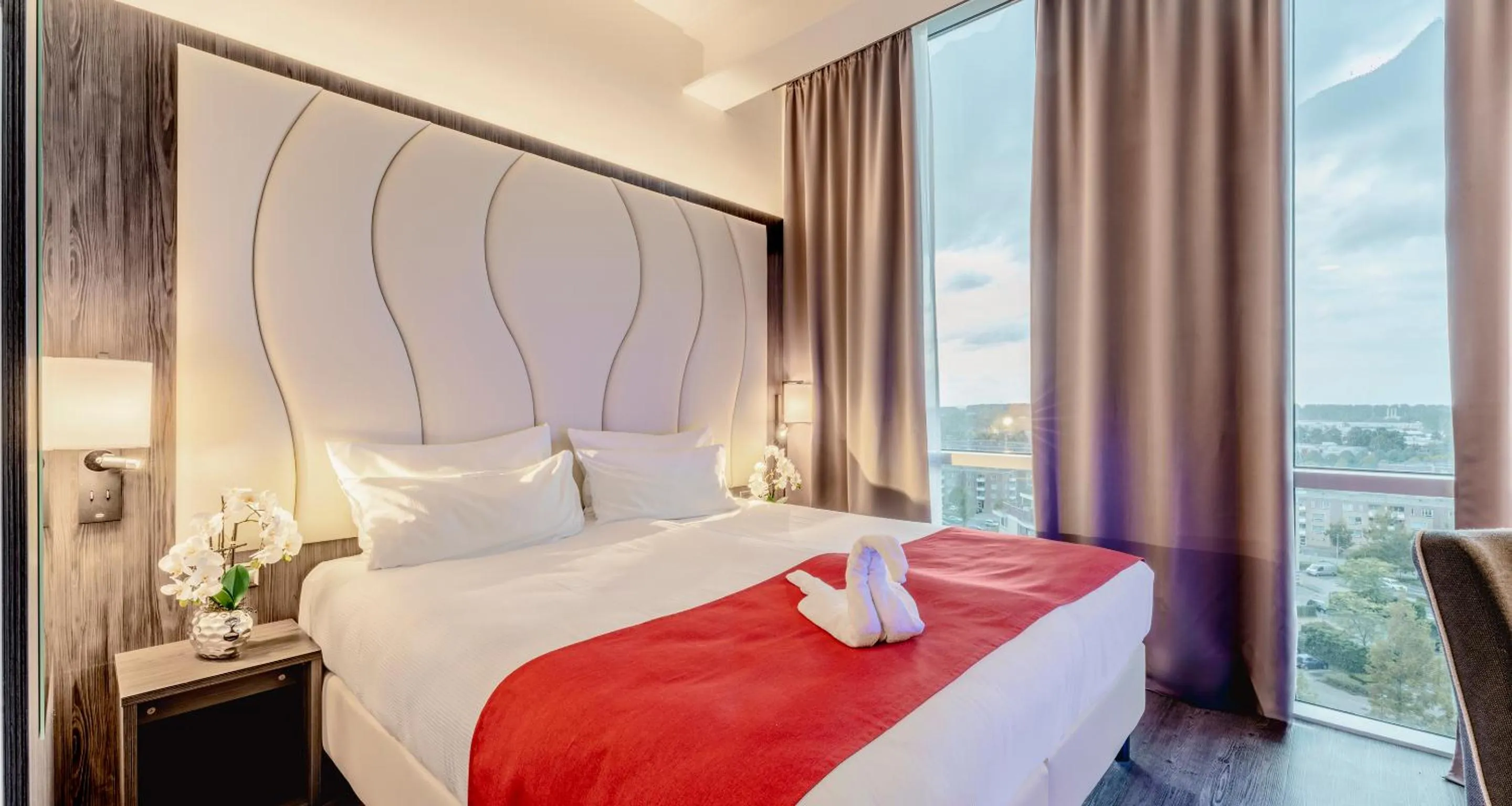 View (from property/room), Bed in PLAZA Premium Almere