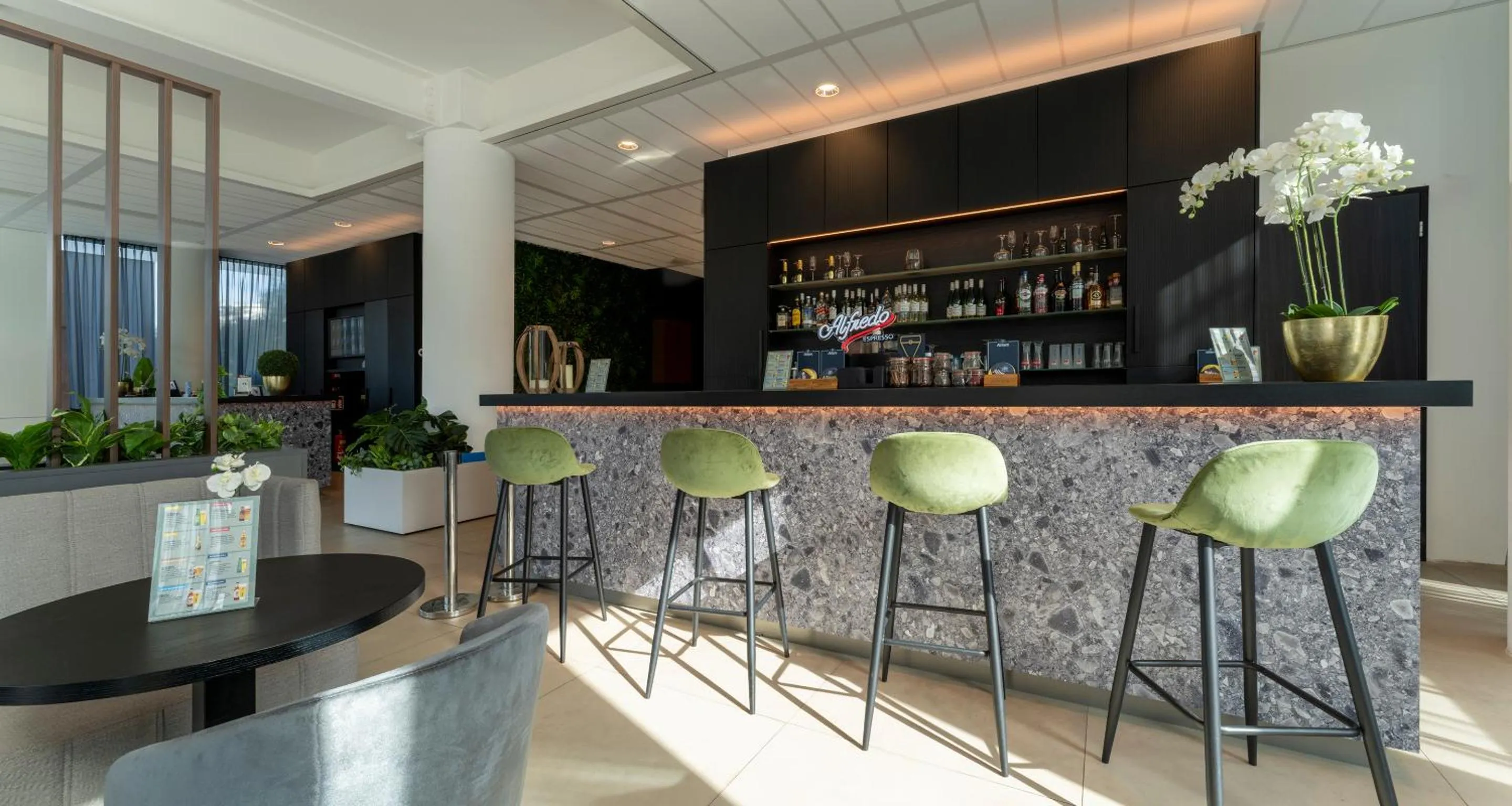 Lounge or bar in PLAZA Premium Almere