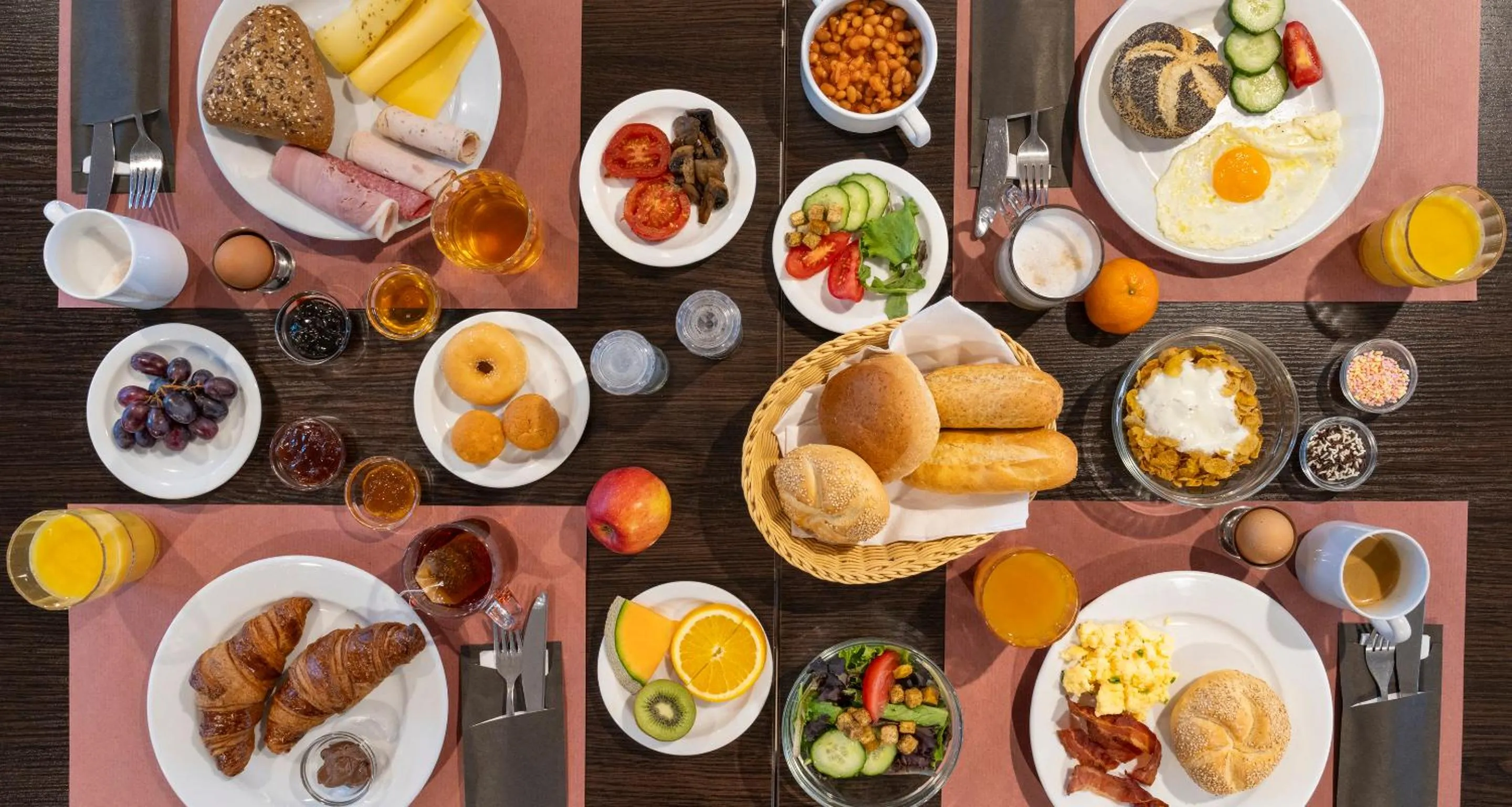 Breakfast in PLAZA Premium Almere