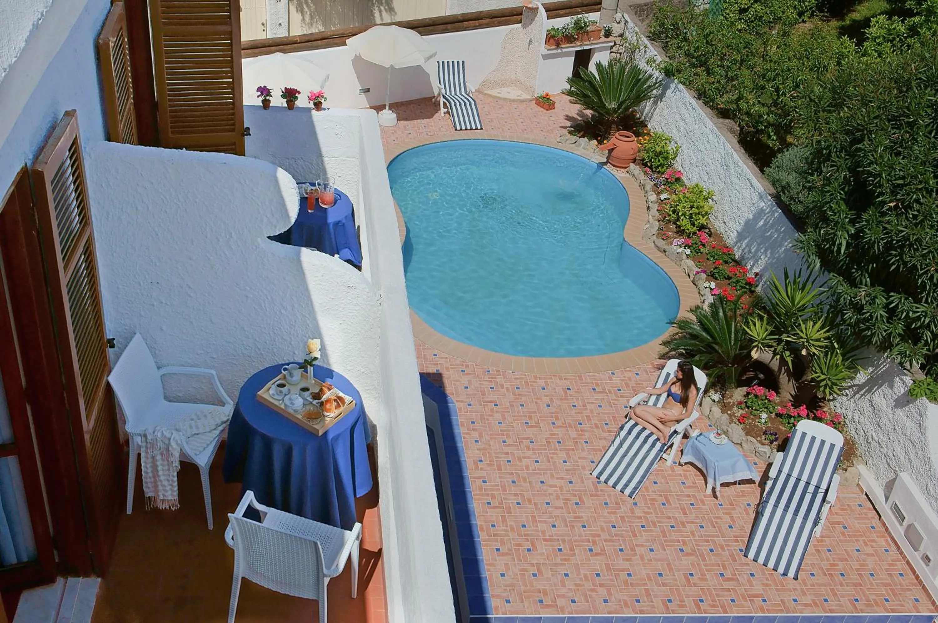 Swimming pool in Iris Hotel