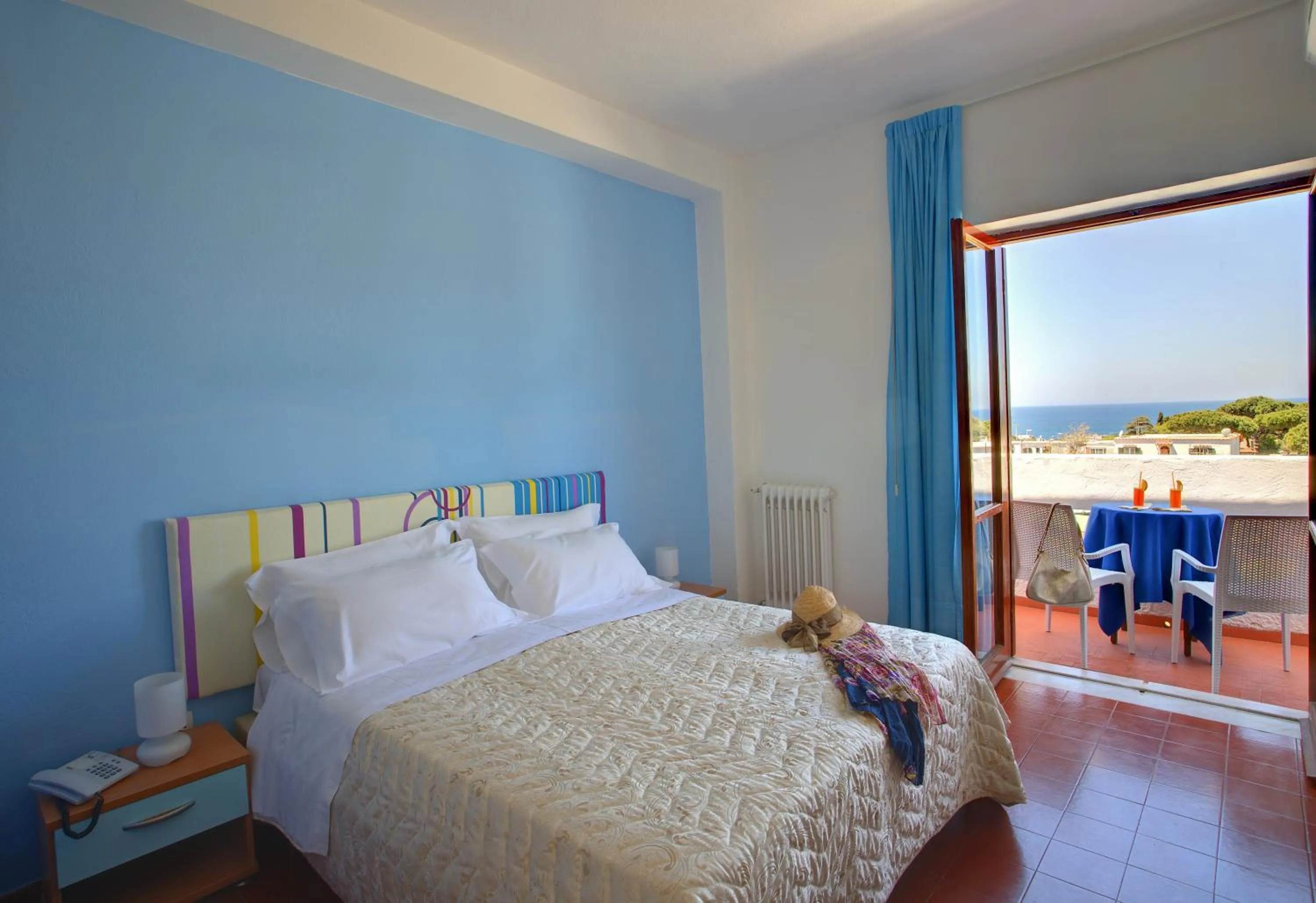 Photo of the whole room, Bed in Iris Hotel