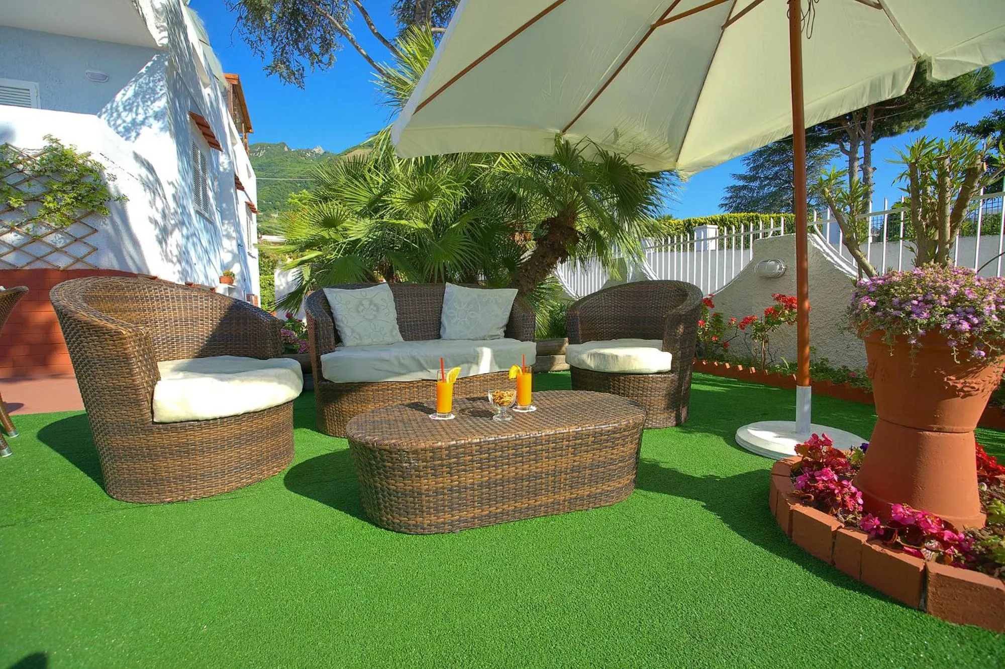 Garden in Iris Hotel