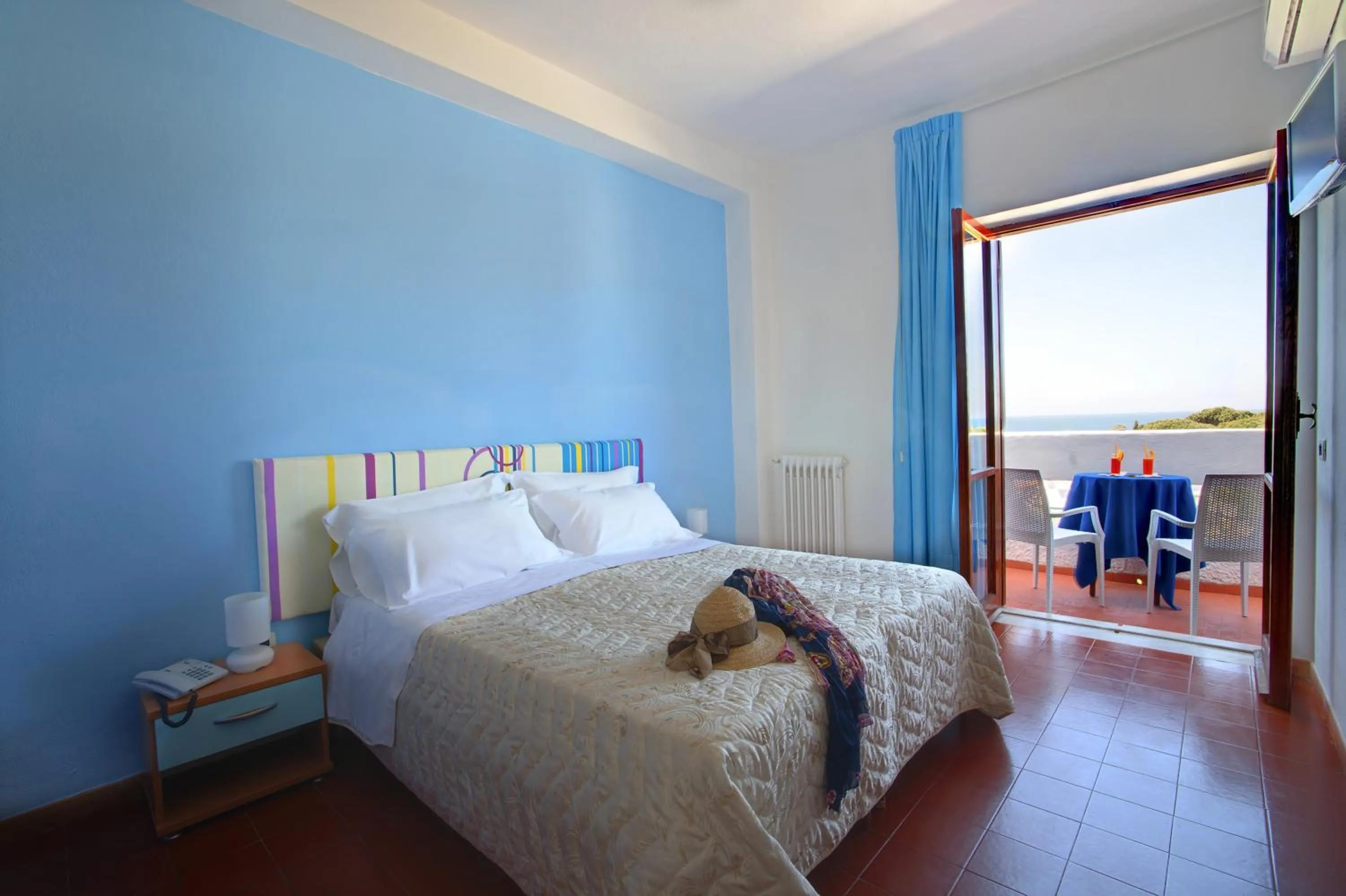 Photo of the whole room, Bed in Iris Hotel