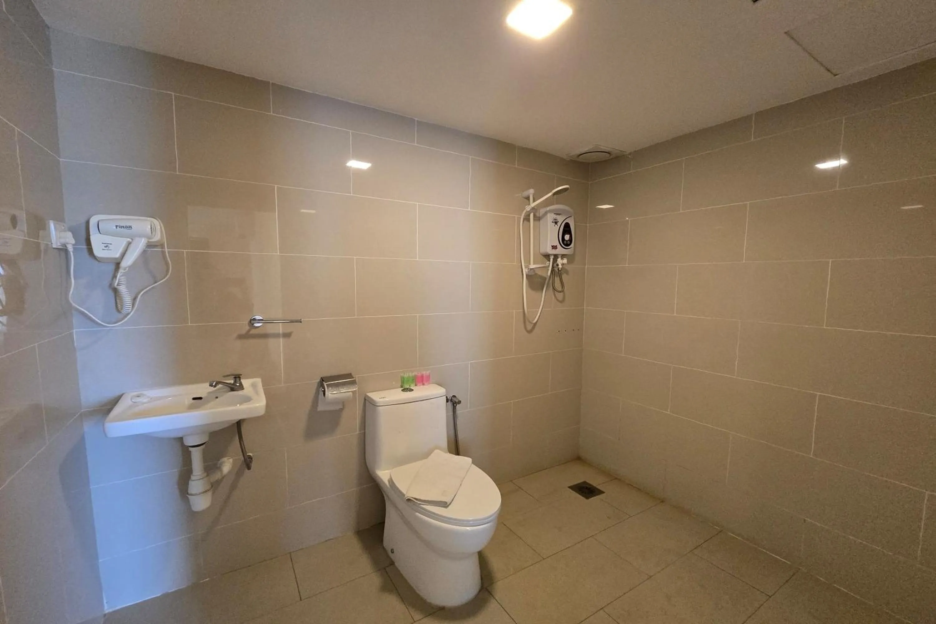 Bathroom in Hotel Seri Warisan Melaka, Stadium Hang Tuah