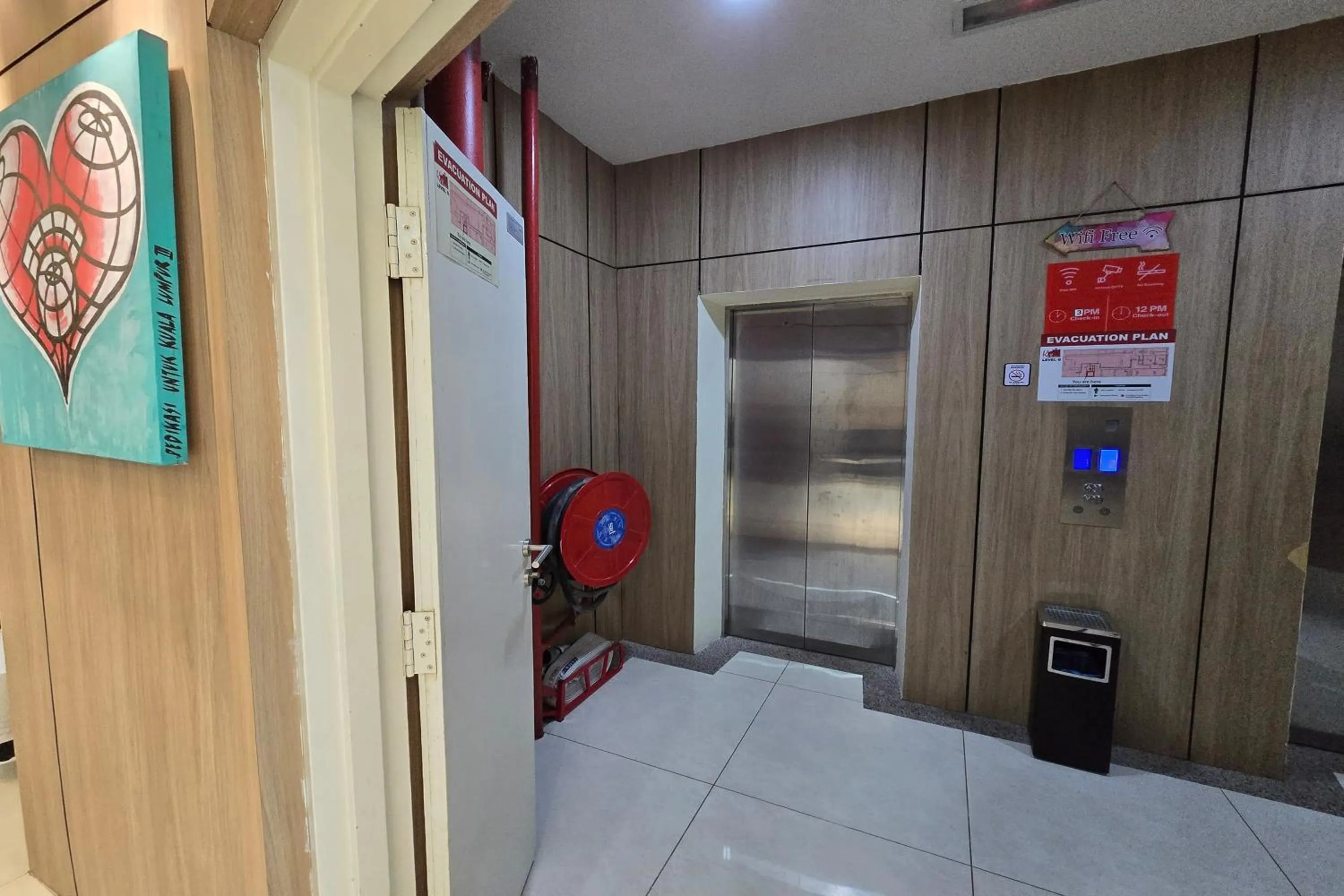 elevator in Hotel Seri Warisan Melaka, Stadium Hang Tuah