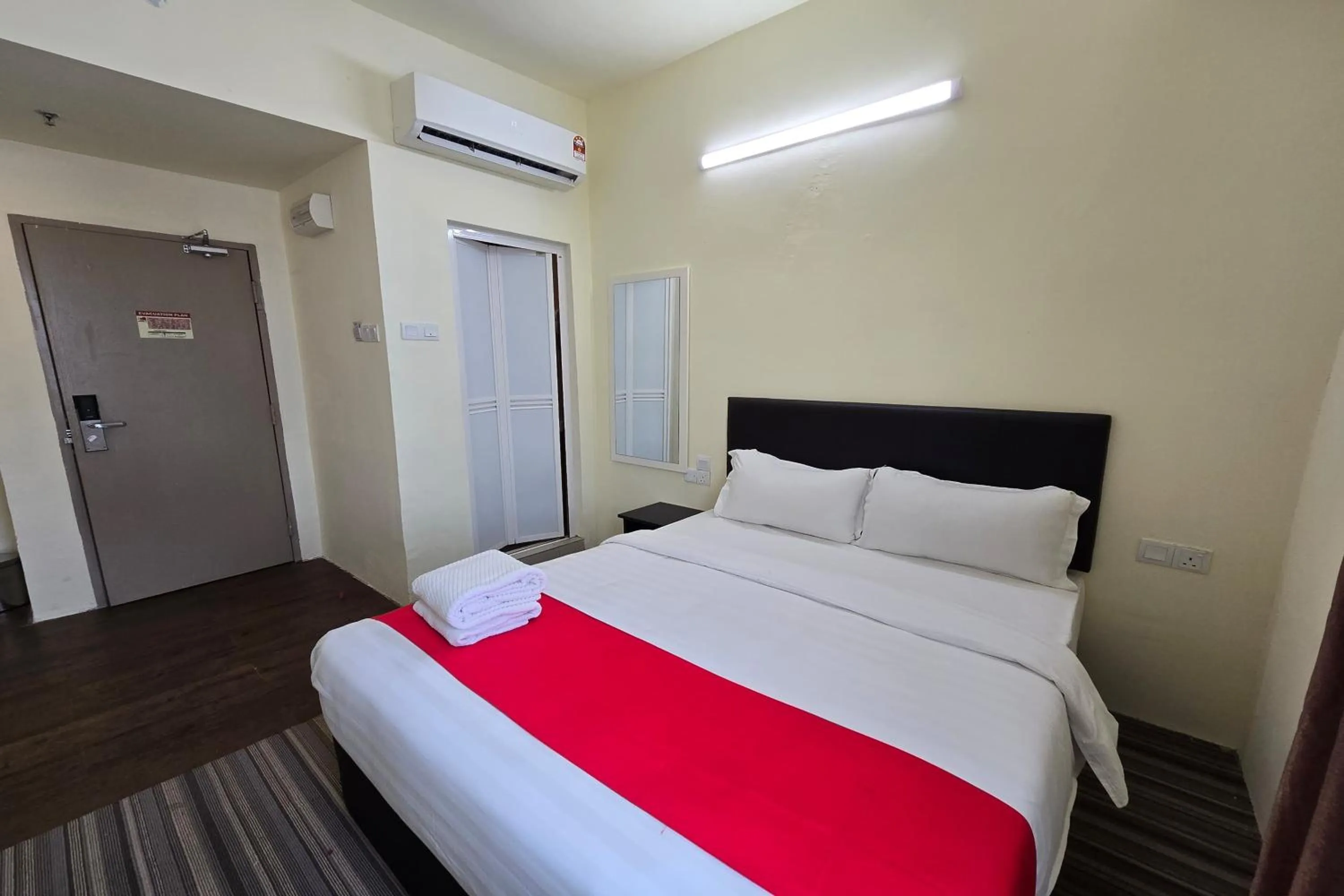 Bedroom, Bed in Hotel Seri Warisan Melaka, Stadium Hang Tuah