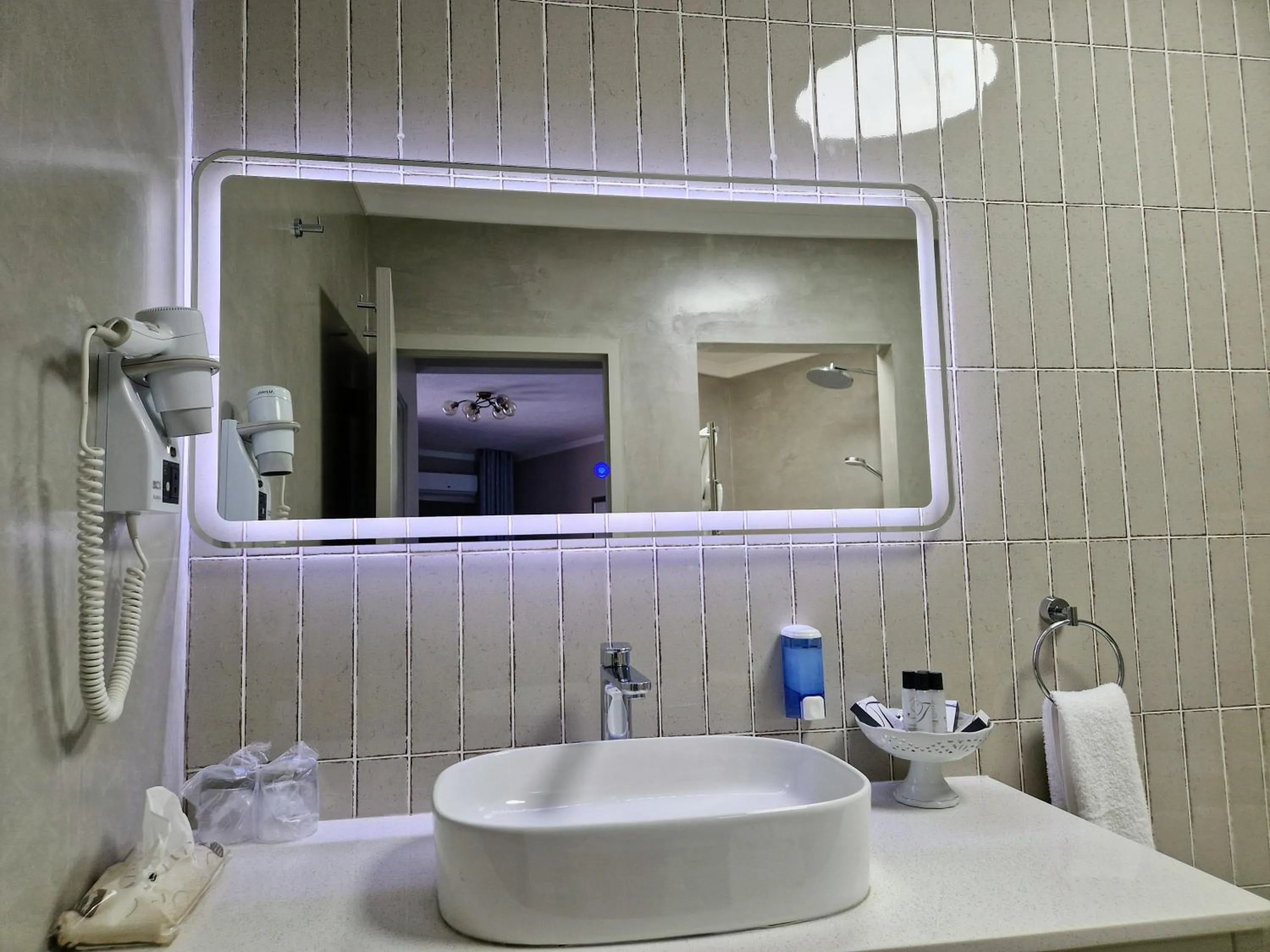 Shower in Lüderitz Nest Hotel