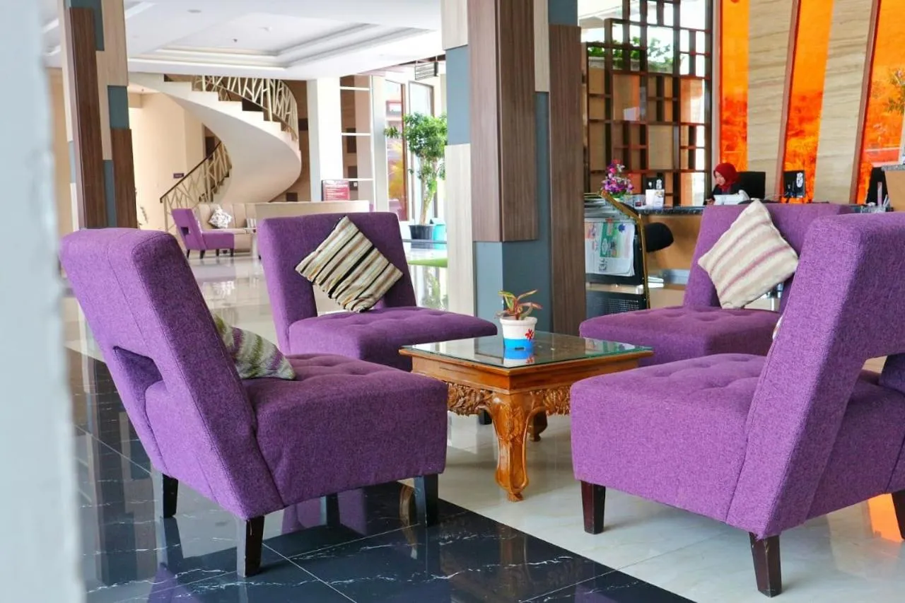 Lobby or reception in Harmoni Hotel Garut